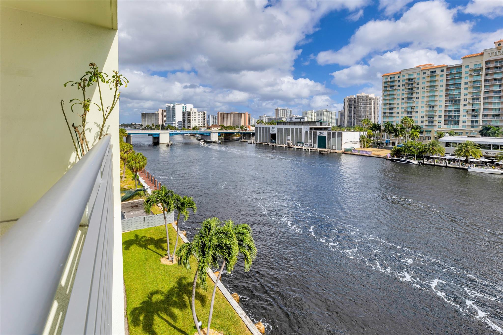 LAUDERDALE TOWER - Residential