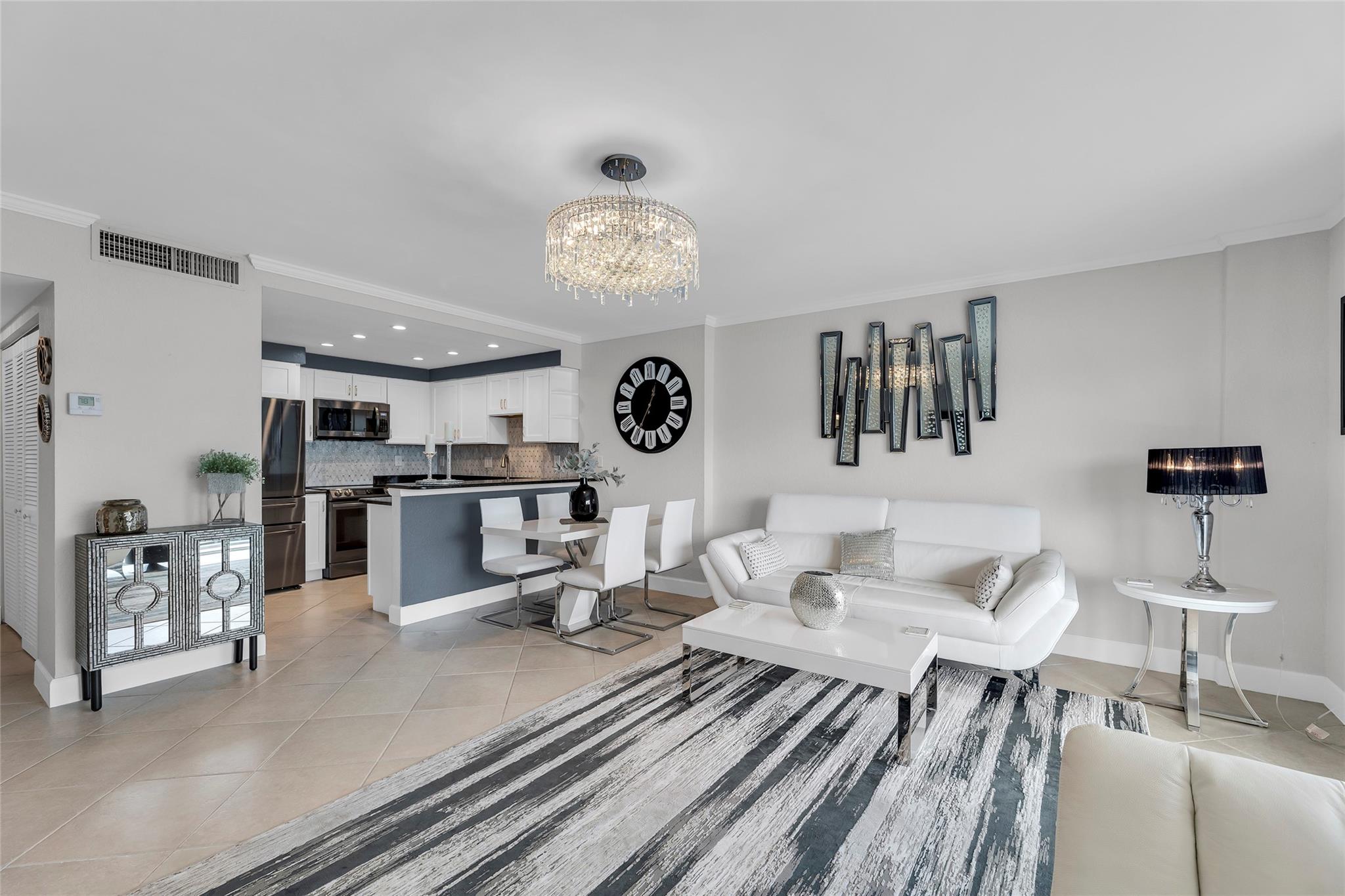 LAUDERDALE TOWER - Residential