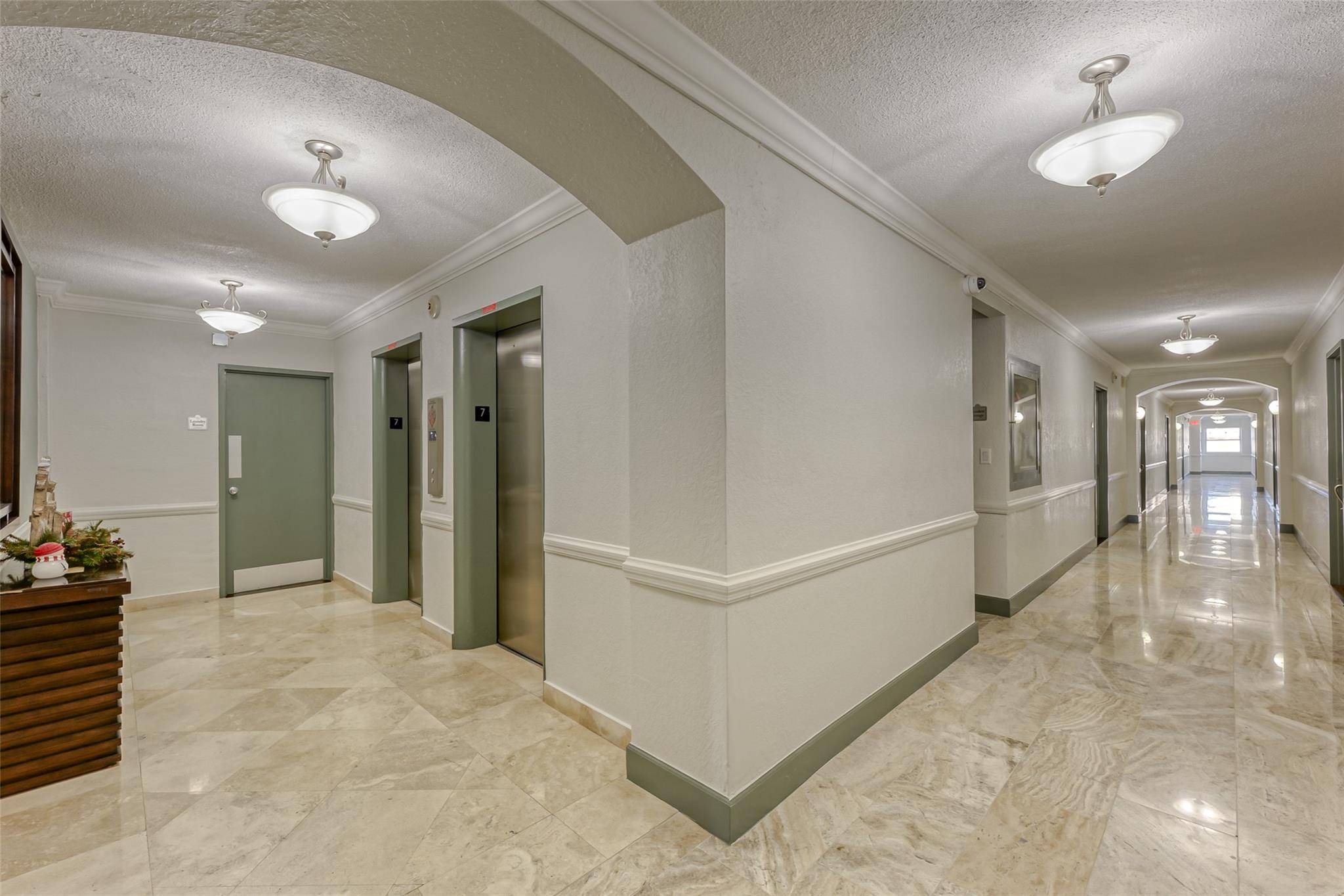 LAUDERDALE TOWER - Residential