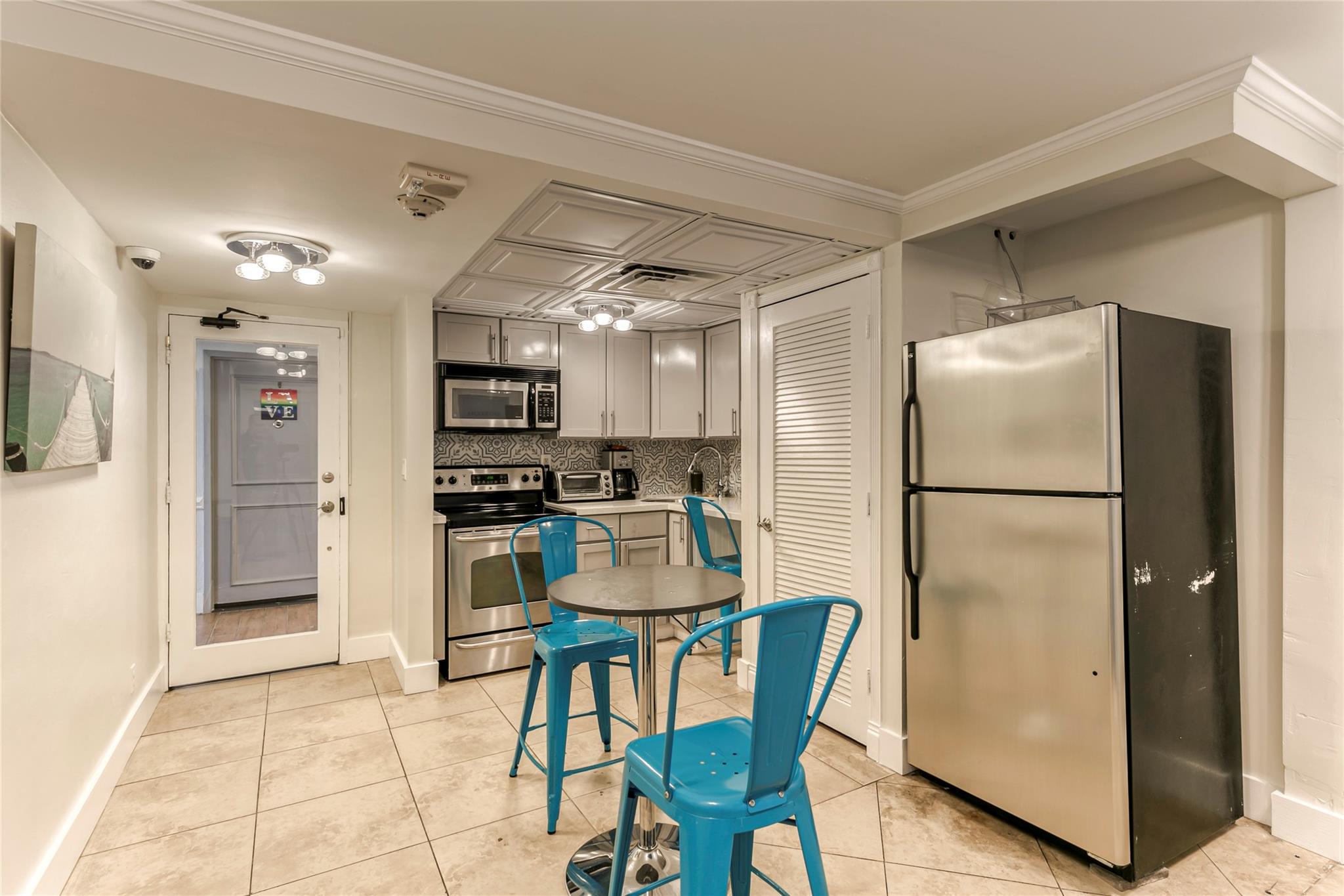 LAUDERDALE TOWER - Residential
