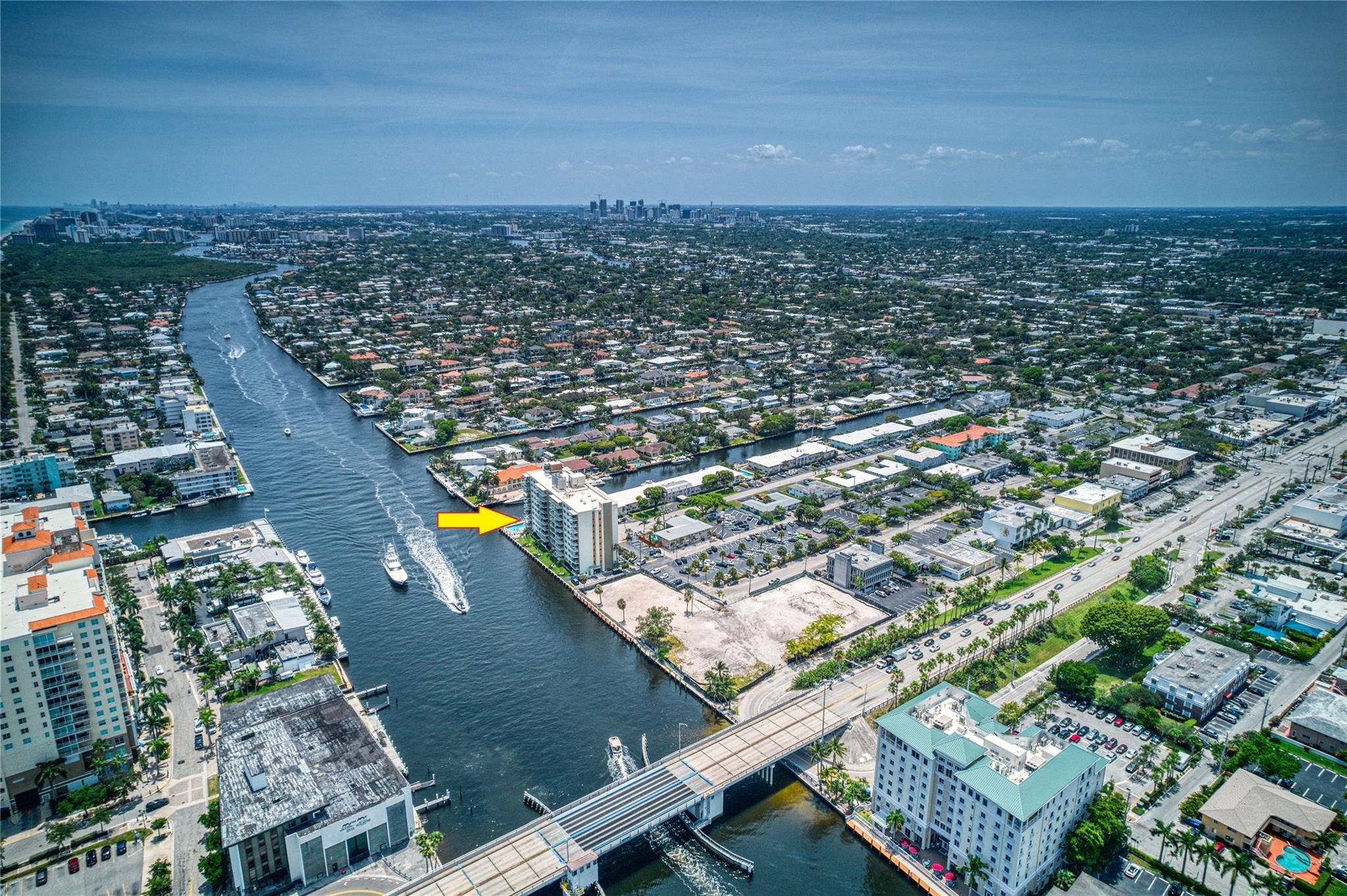 LAUDERDALE TOWER - Residential