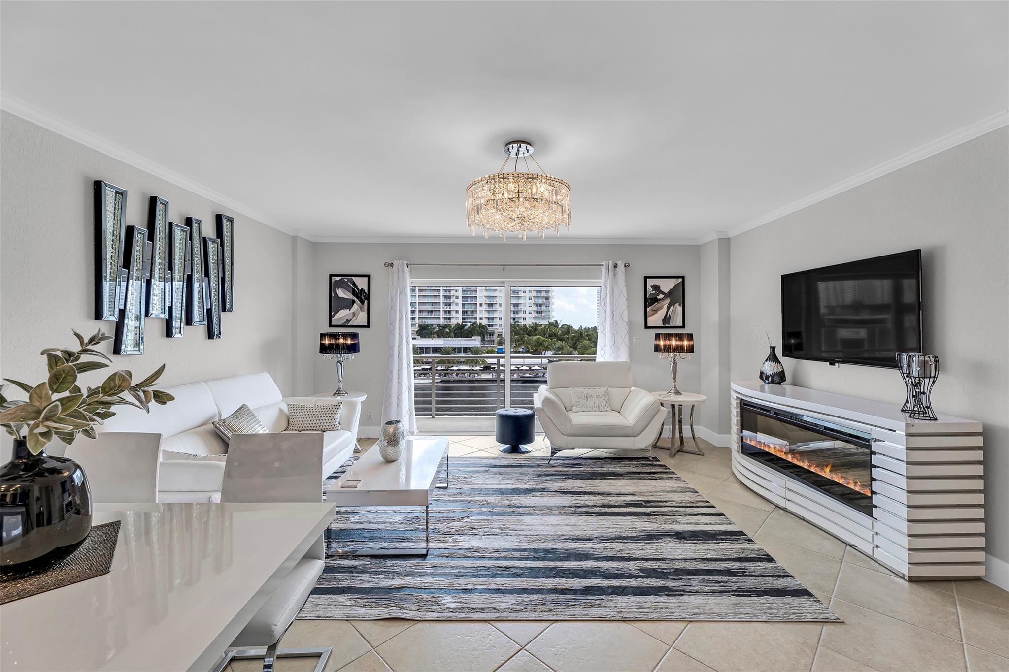 LAUDERDALE TOWER - Residential