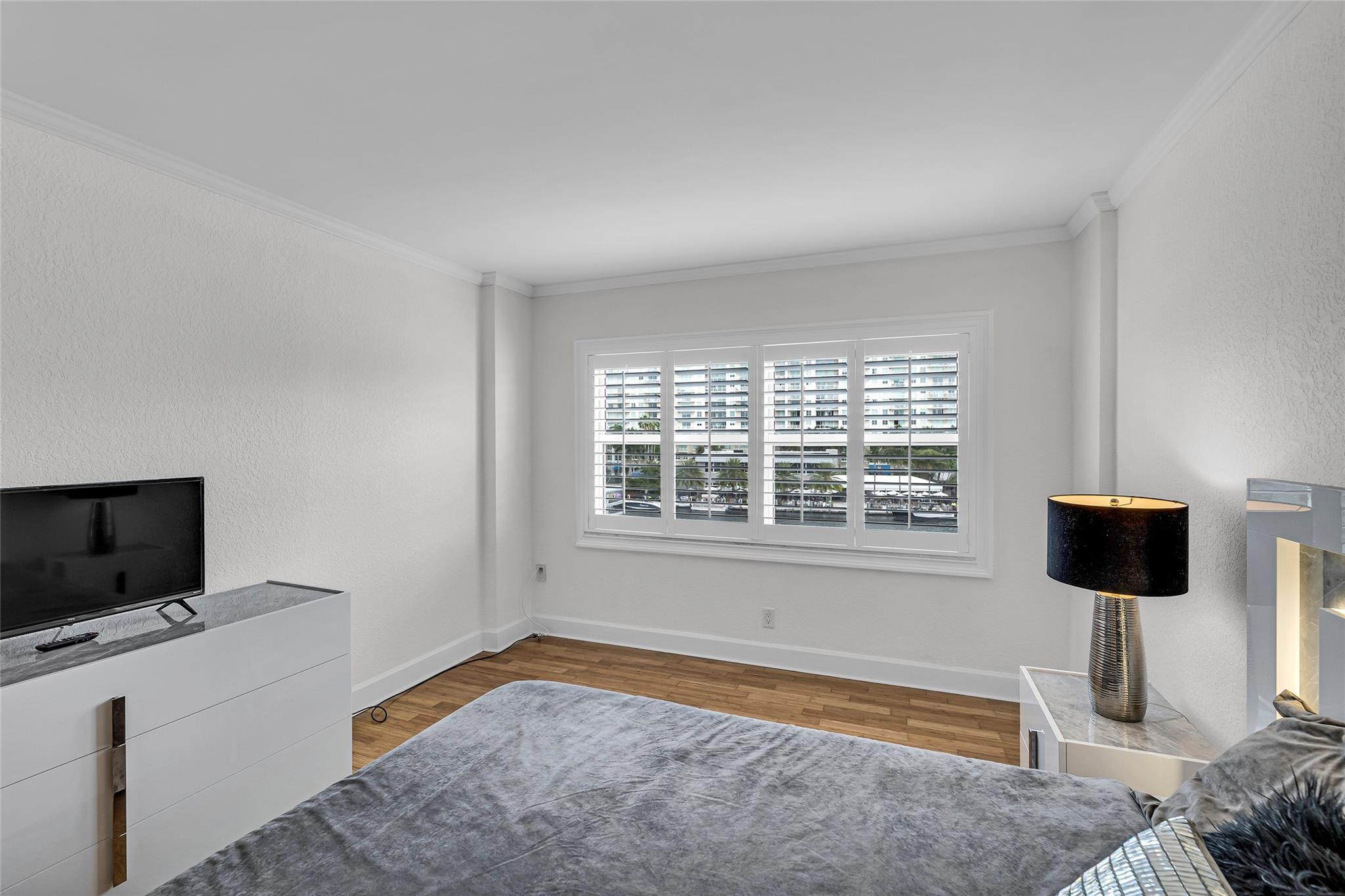 LAUDERDALE TOWER - Residential