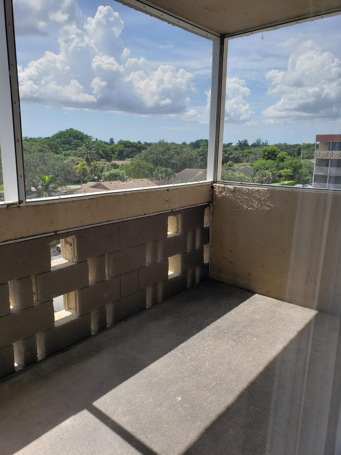 POLYNESIAN GARDENS CONDOMINIUM - Residential Lease