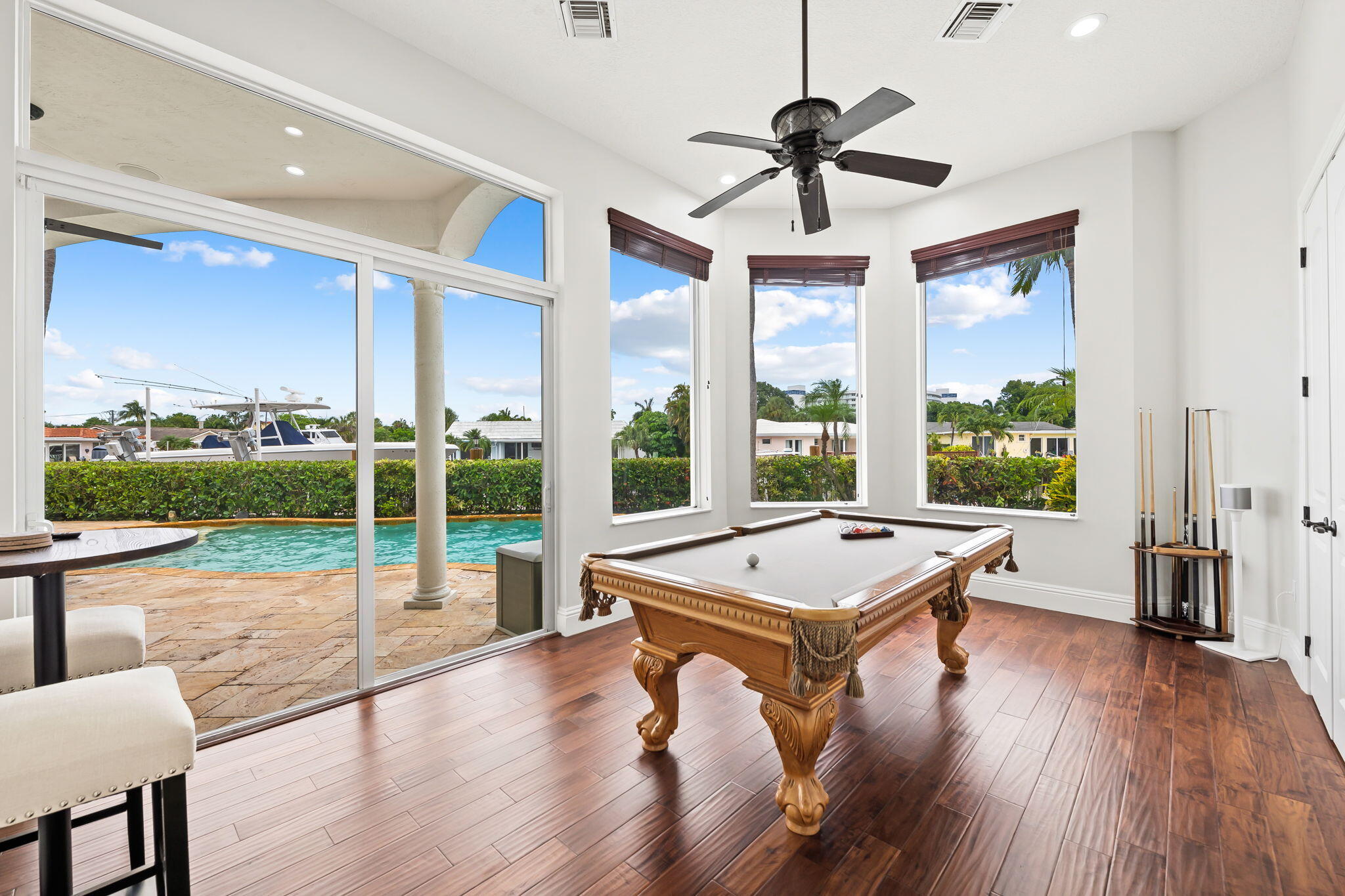 COUNTRY CLUB ISLES - Residential