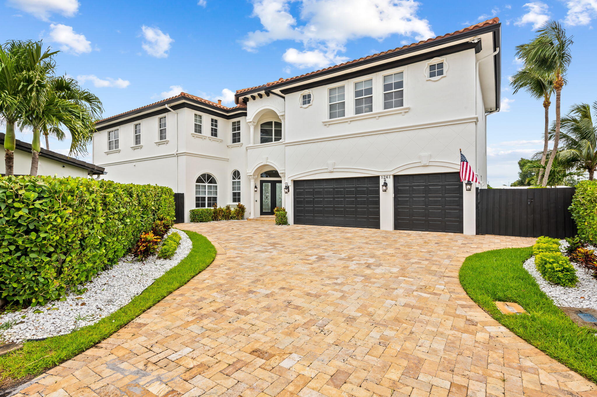 COUNTRY CLUB ISLES - Residential