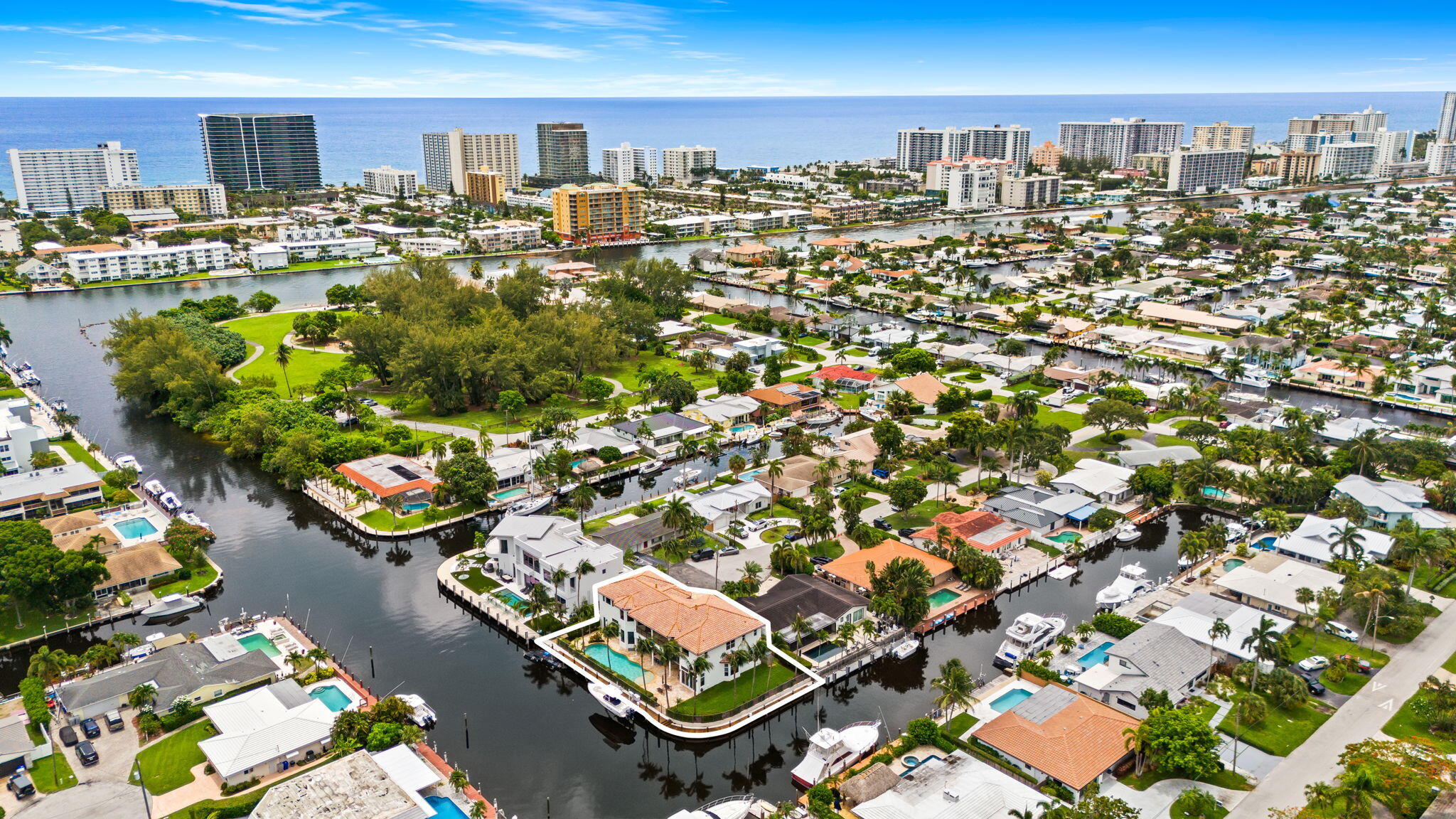 COUNTRY CLUB ISLES - Residential