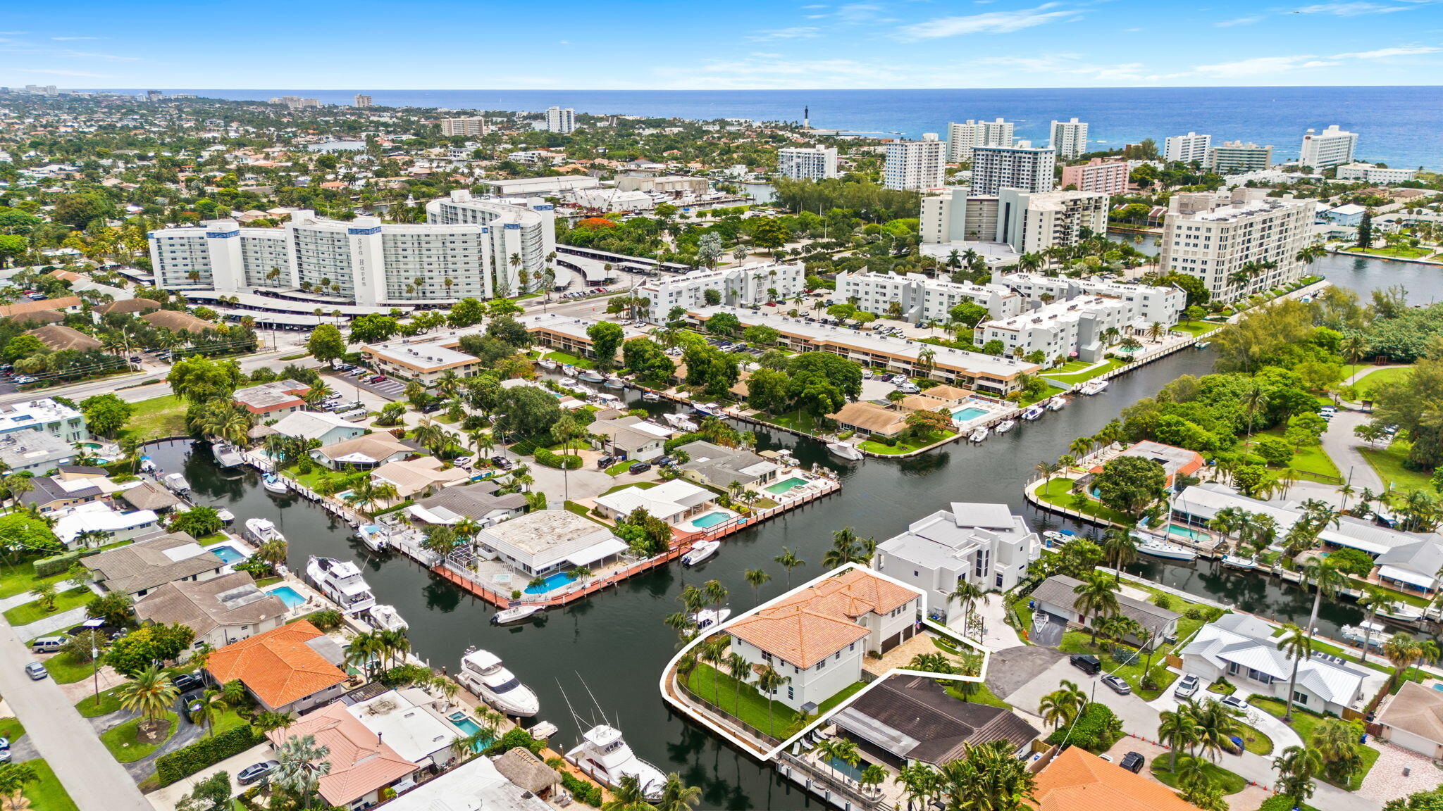 COUNTRY CLUB ISLES - Residential