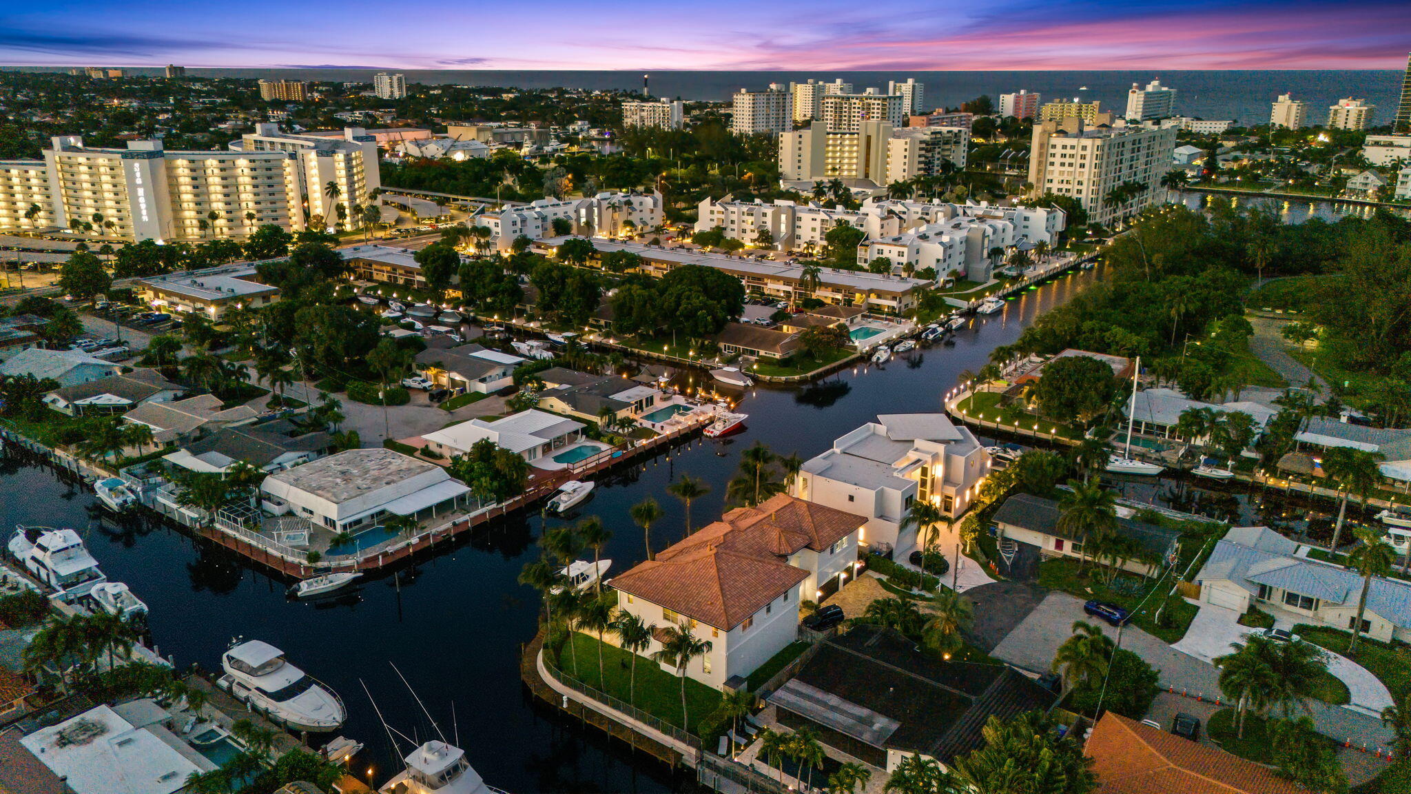 COUNTRY CLUB ISLES - Residential
