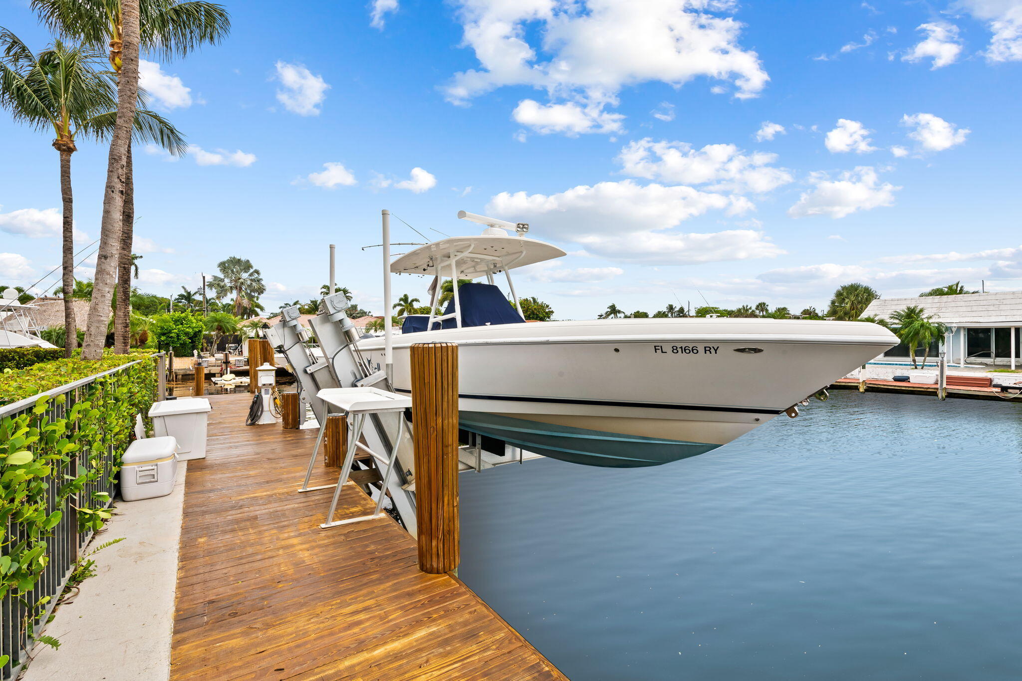 COUNTRY CLUB ISLES - Residential