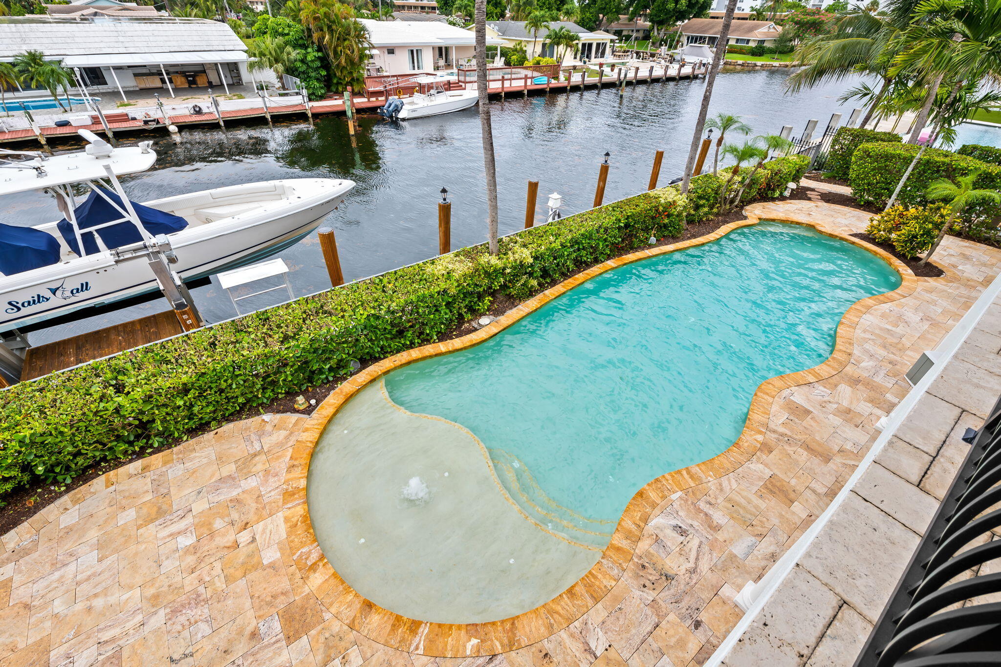 COUNTRY CLUB ISLES - Residential