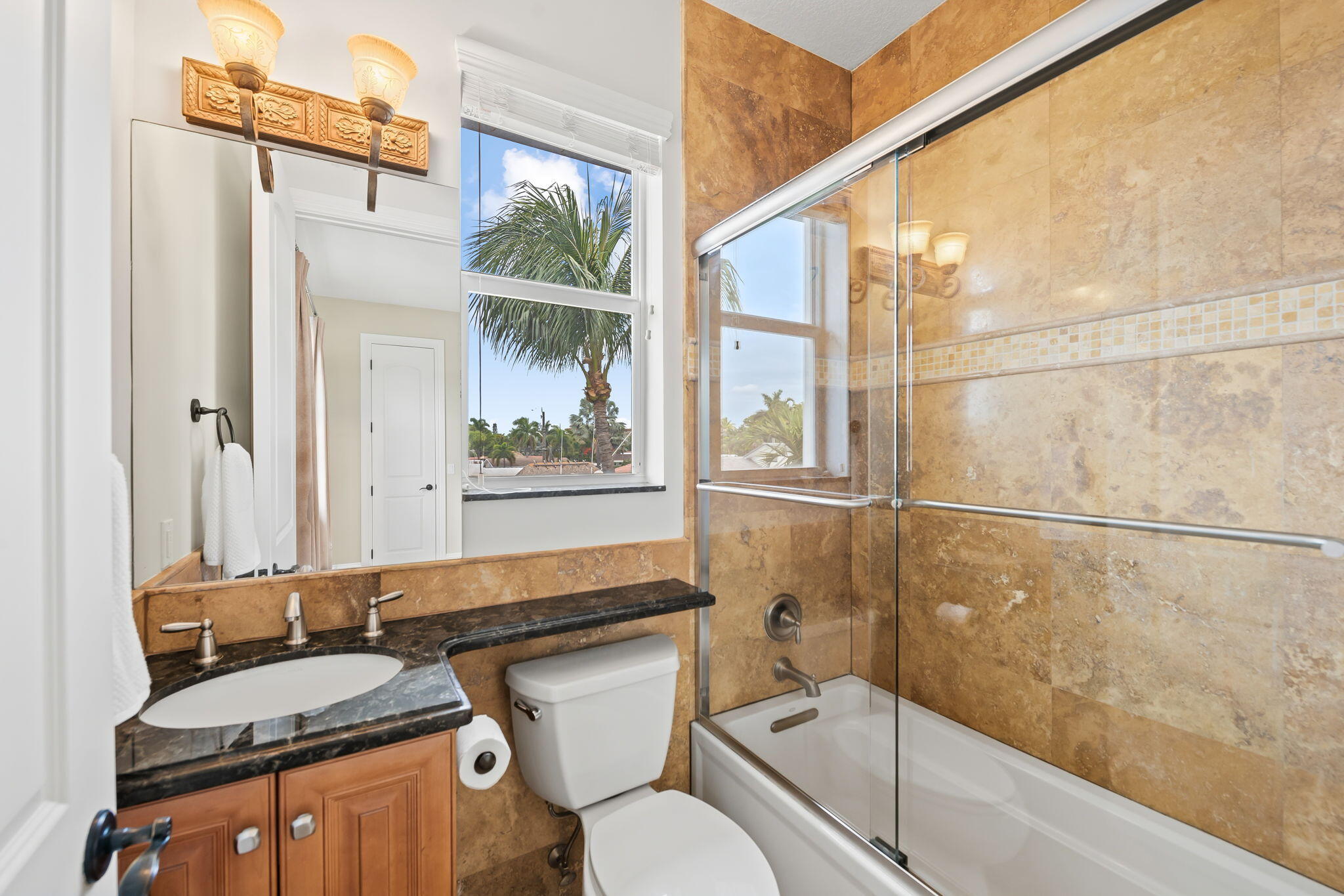 COUNTRY CLUB ISLES - Residential
