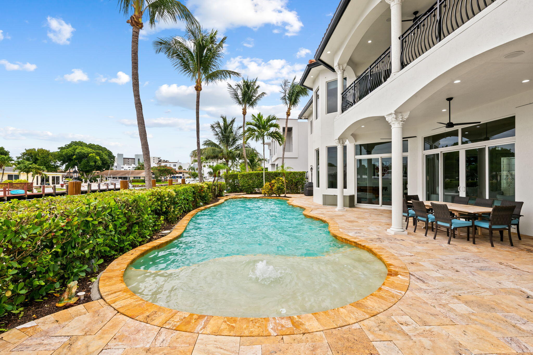 COUNTRY CLUB ISLES - Residential