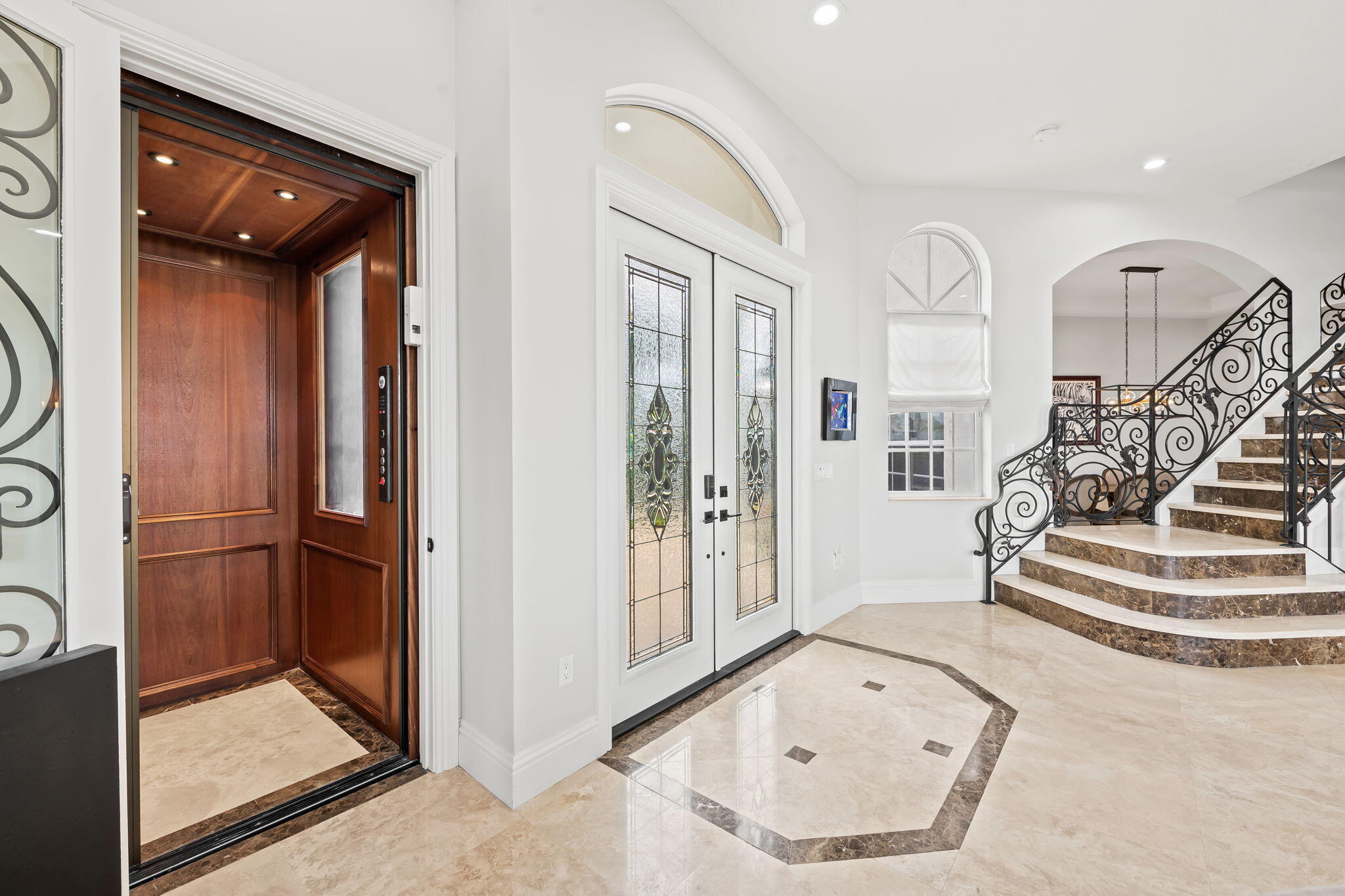 COUNTRY CLUB ISLES - Residential