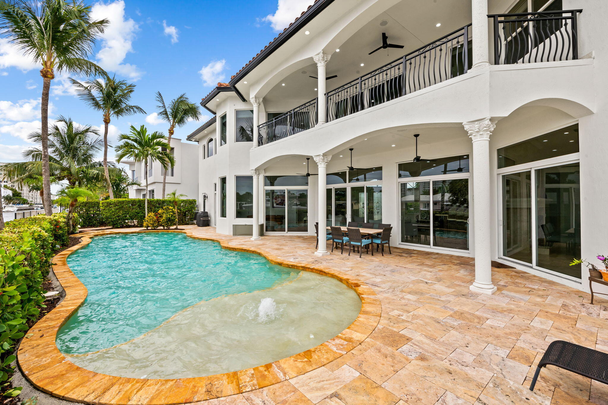 COUNTRY CLUB ISLES - Residential
