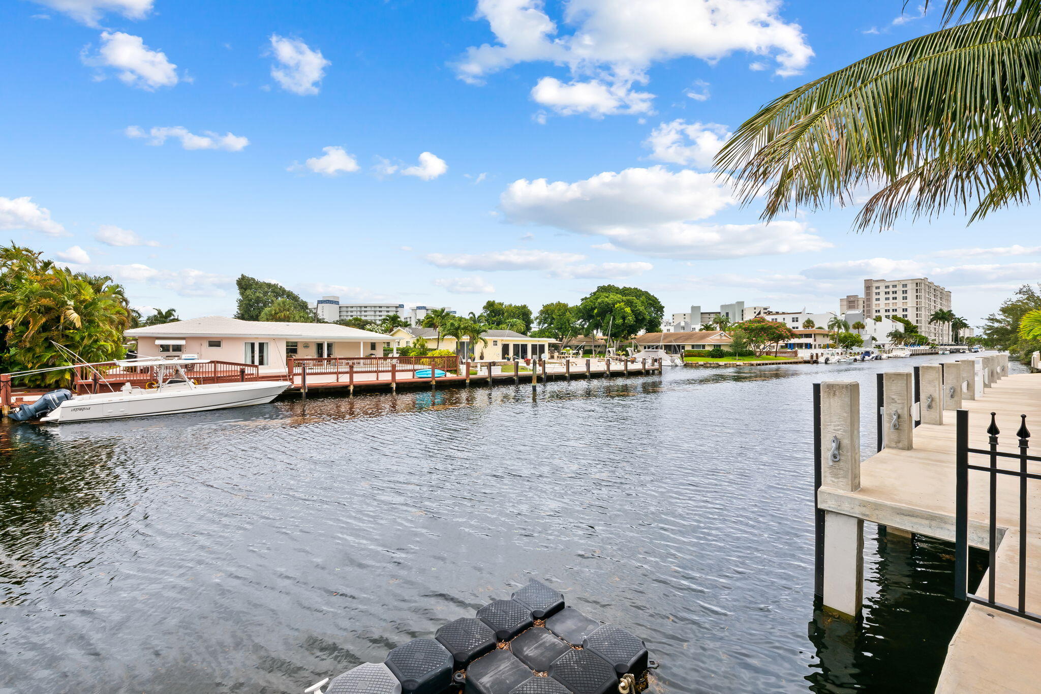 COUNTRY CLUB ISLES - Residential