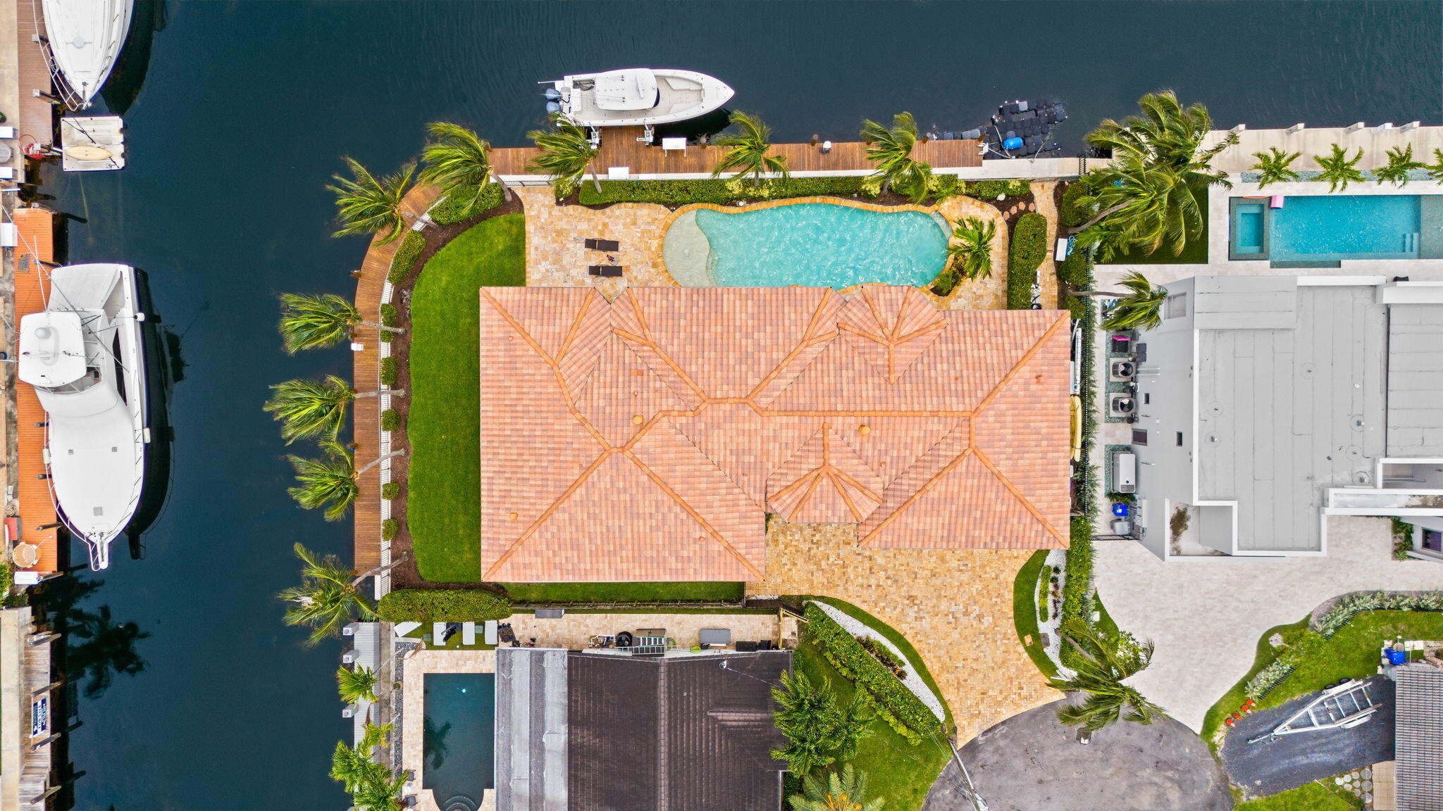 COUNTRY CLUB ISLES - Residential