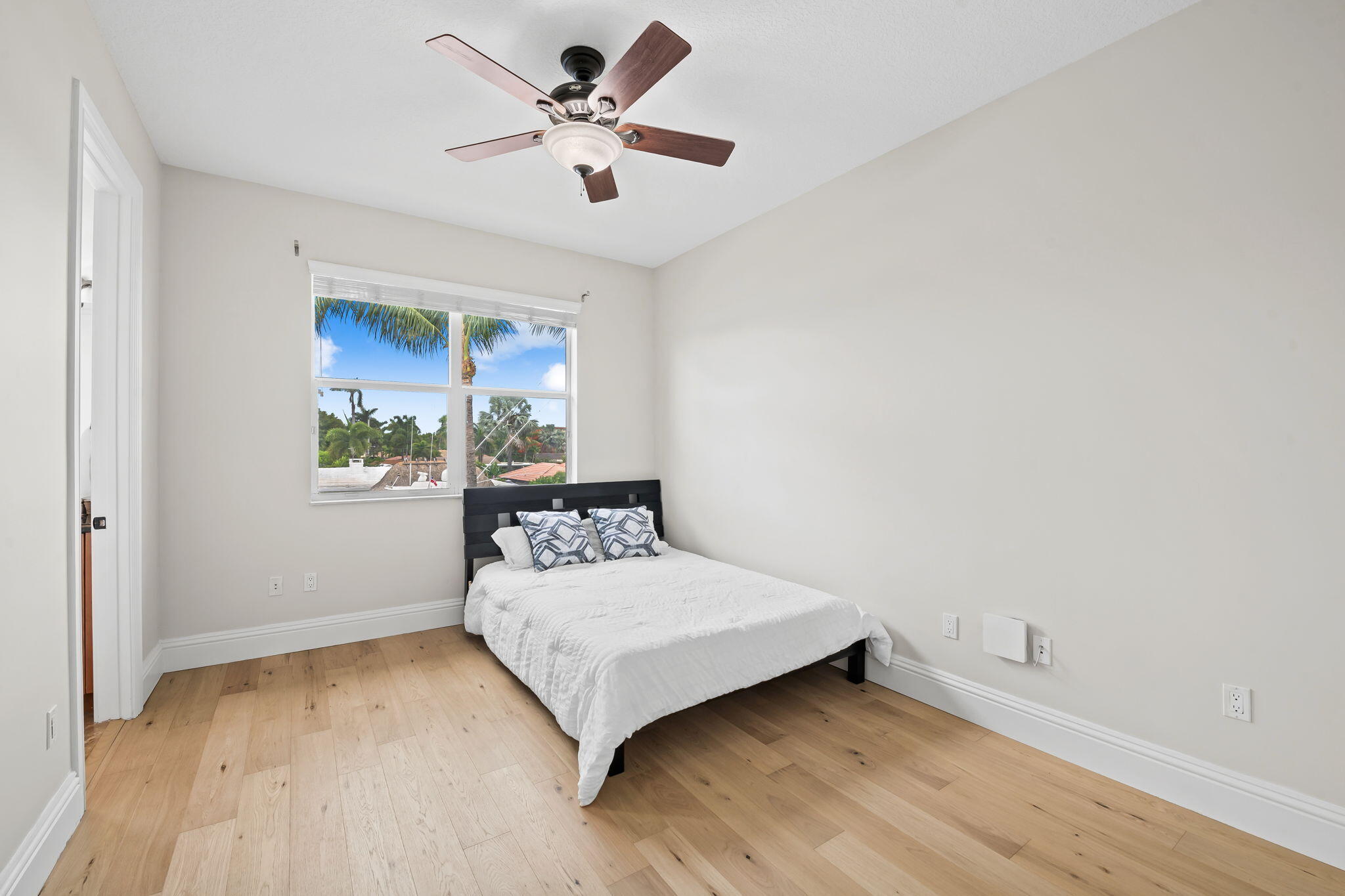 COUNTRY CLUB ISLES - Residential