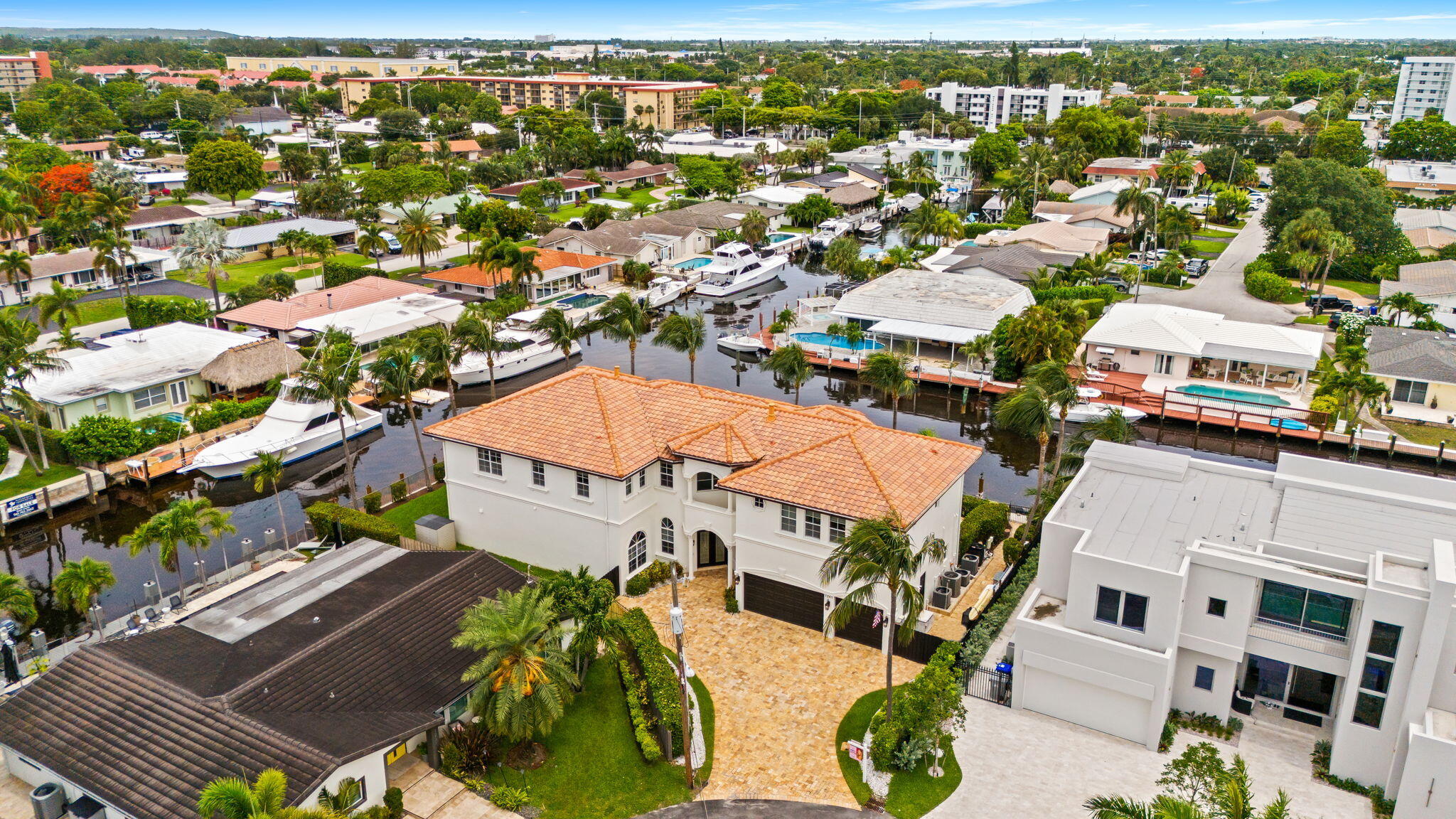COUNTRY CLUB ISLES - Residential