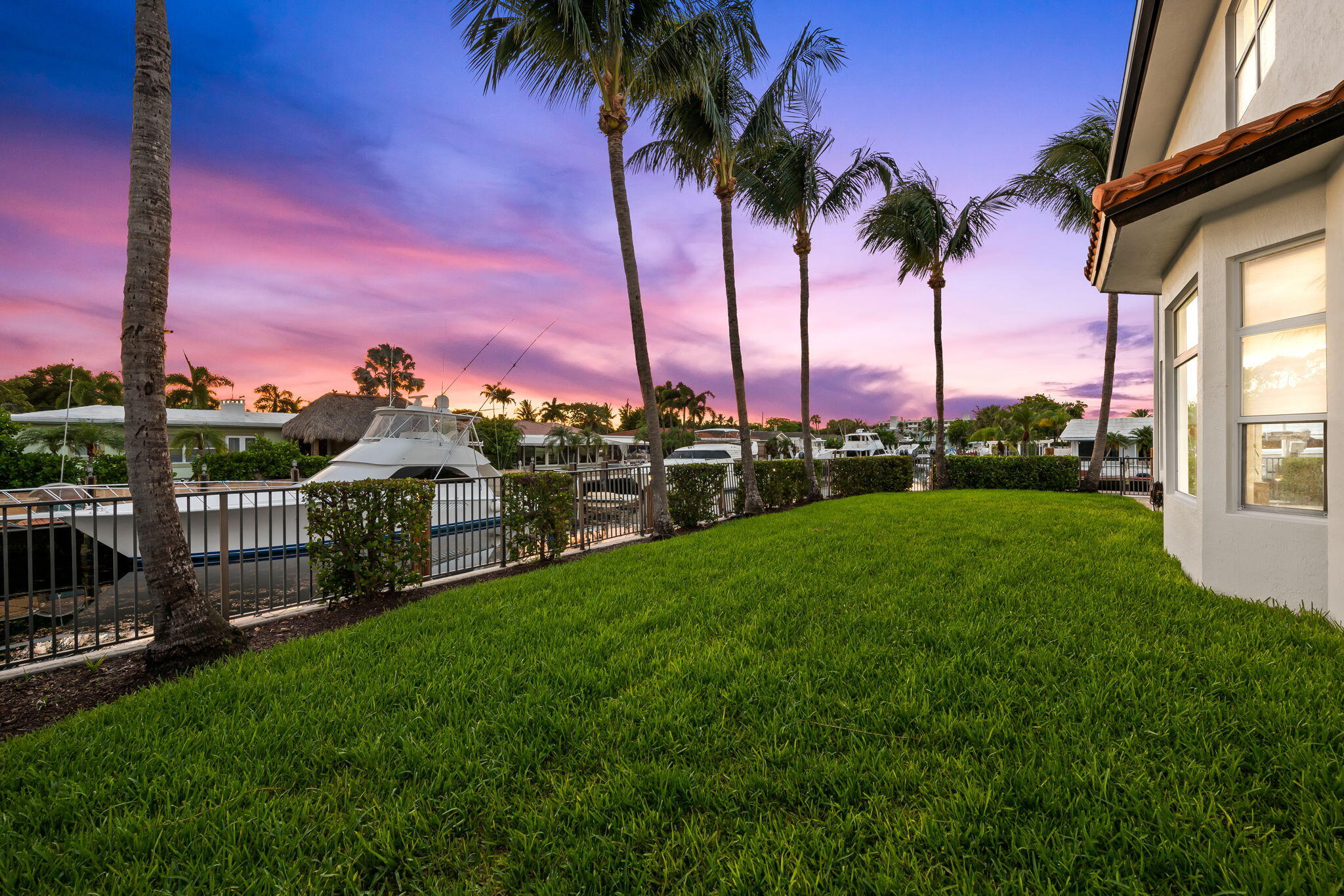 COUNTRY CLUB ISLES - Residential