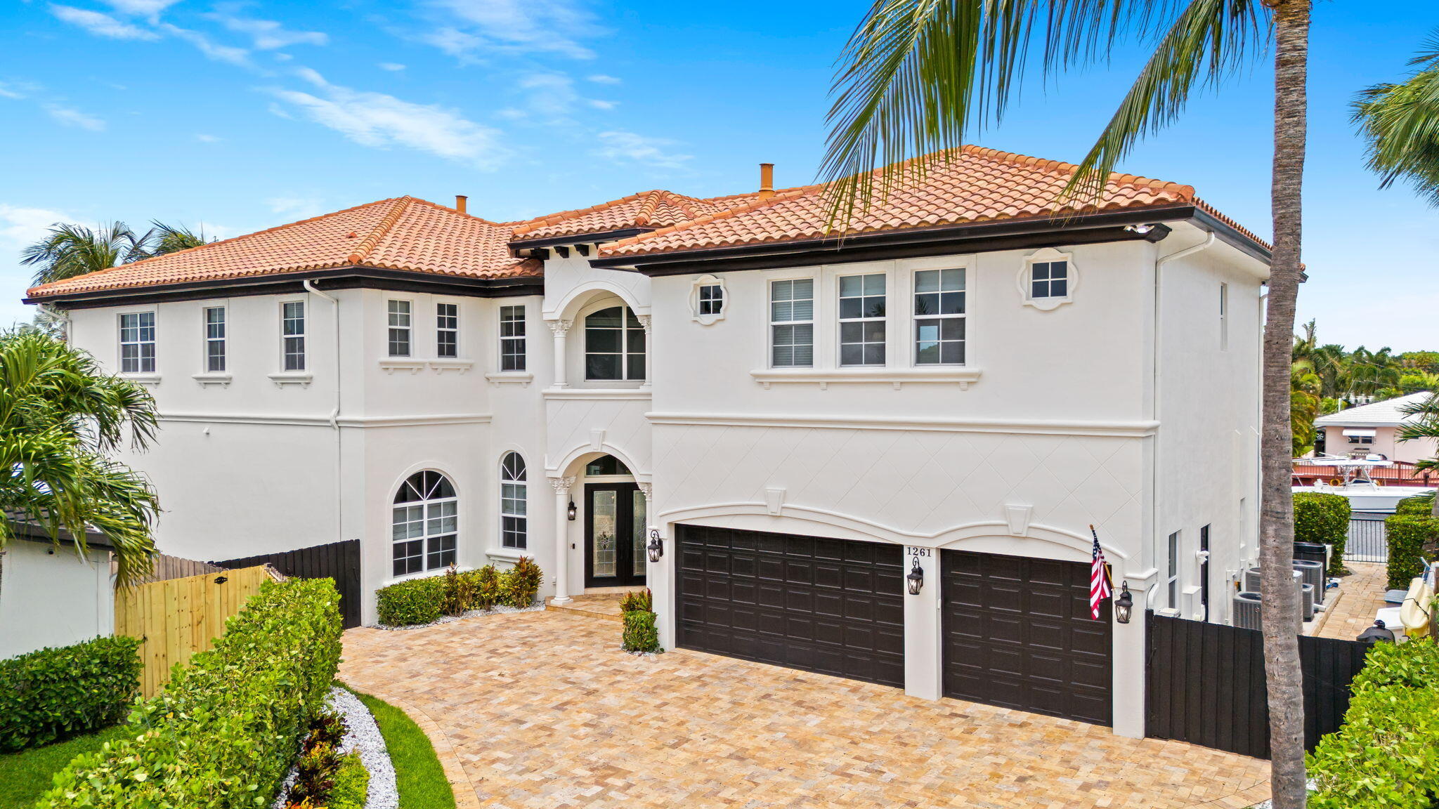 COUNTRY CLUB ISLES - Residential