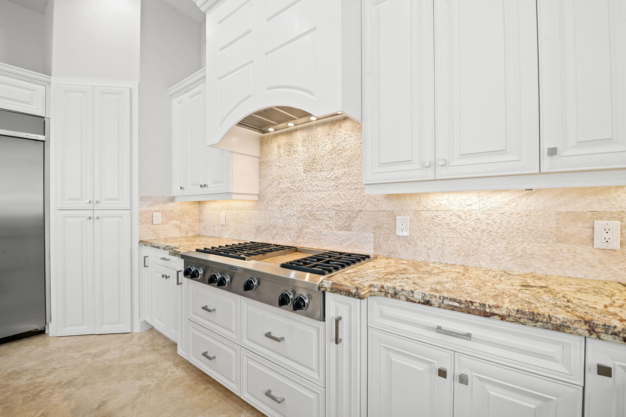 COUNTRY CLUB ISLES - Residential
