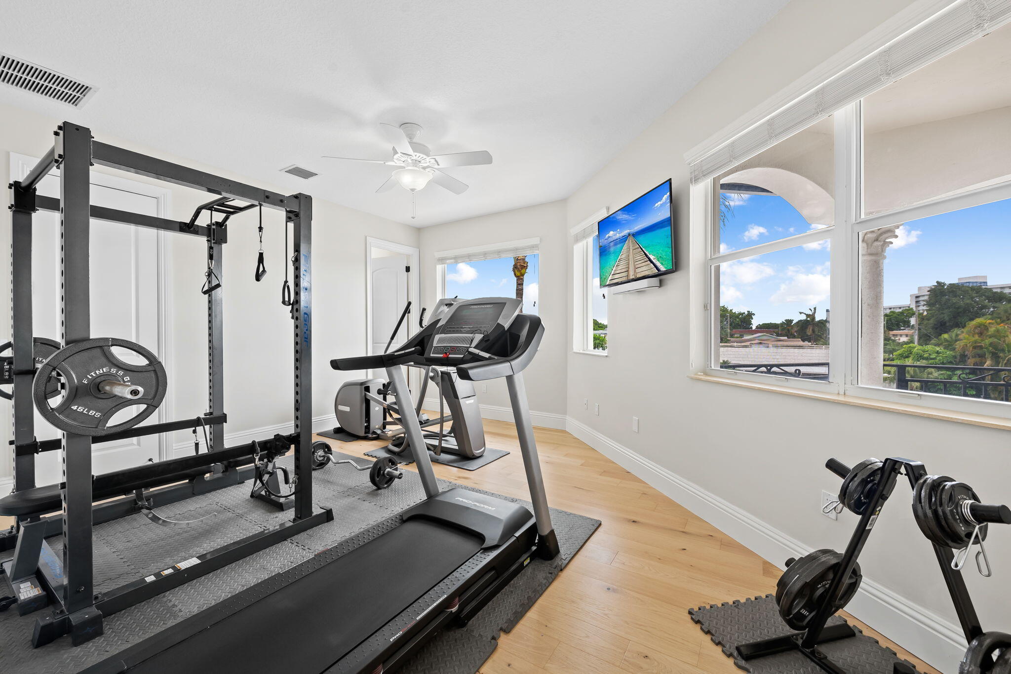 COUNTRY CLUB ISLES - Residential