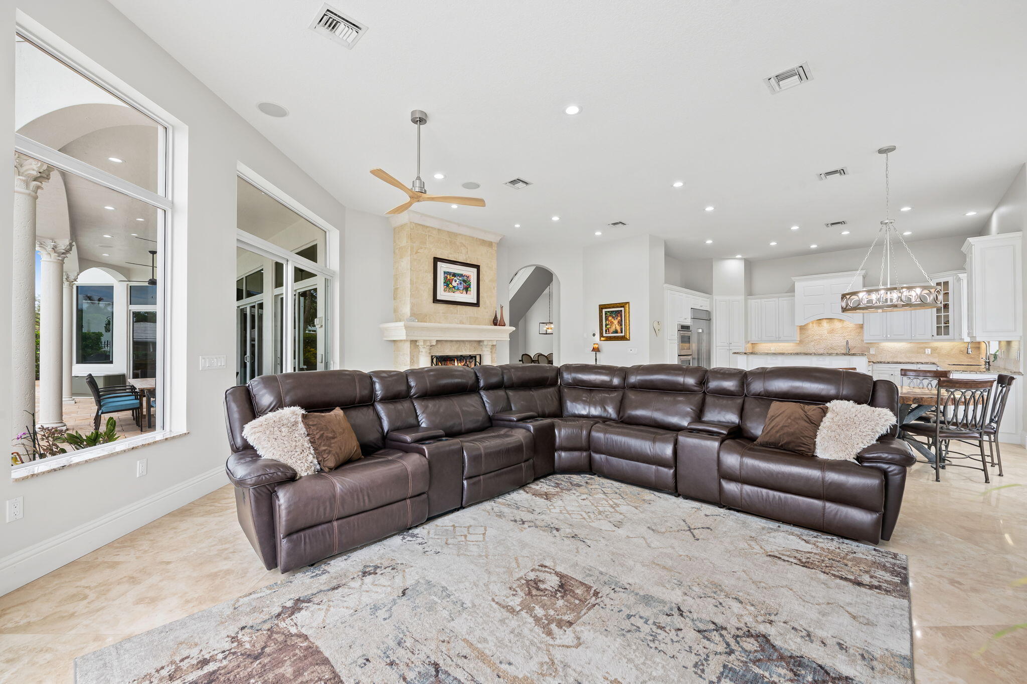 COUNTRY CLUB ISLES - Residential