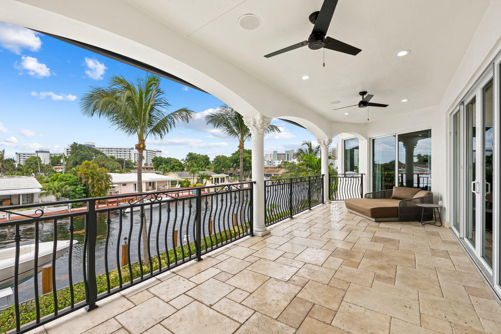 COUNTRY CLUB ISLES - Residential