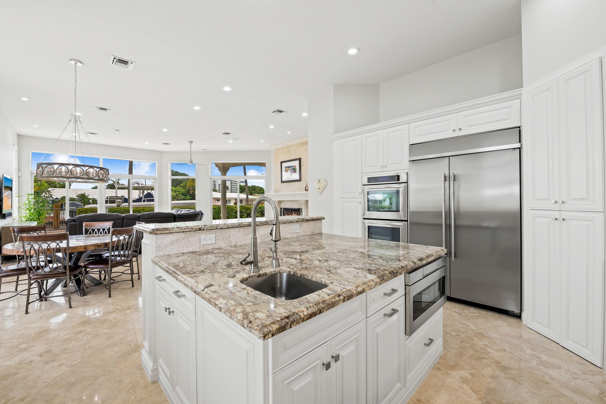 COUNTRY CLUB ISLES - Residential