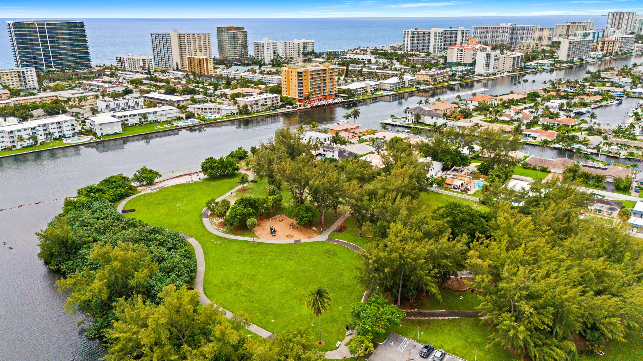 COUNTRY CLUB ISLES - Residential