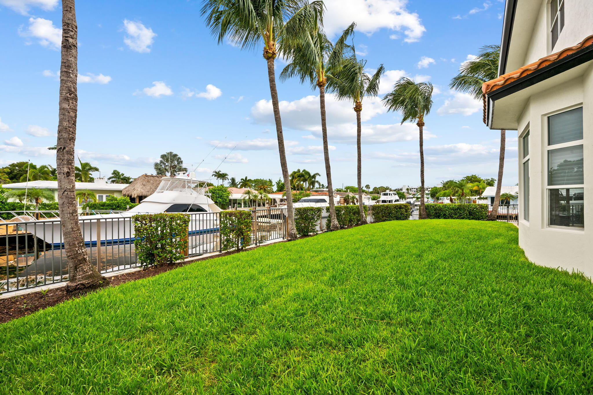 COUNTRY CLUB ISLES - Residential