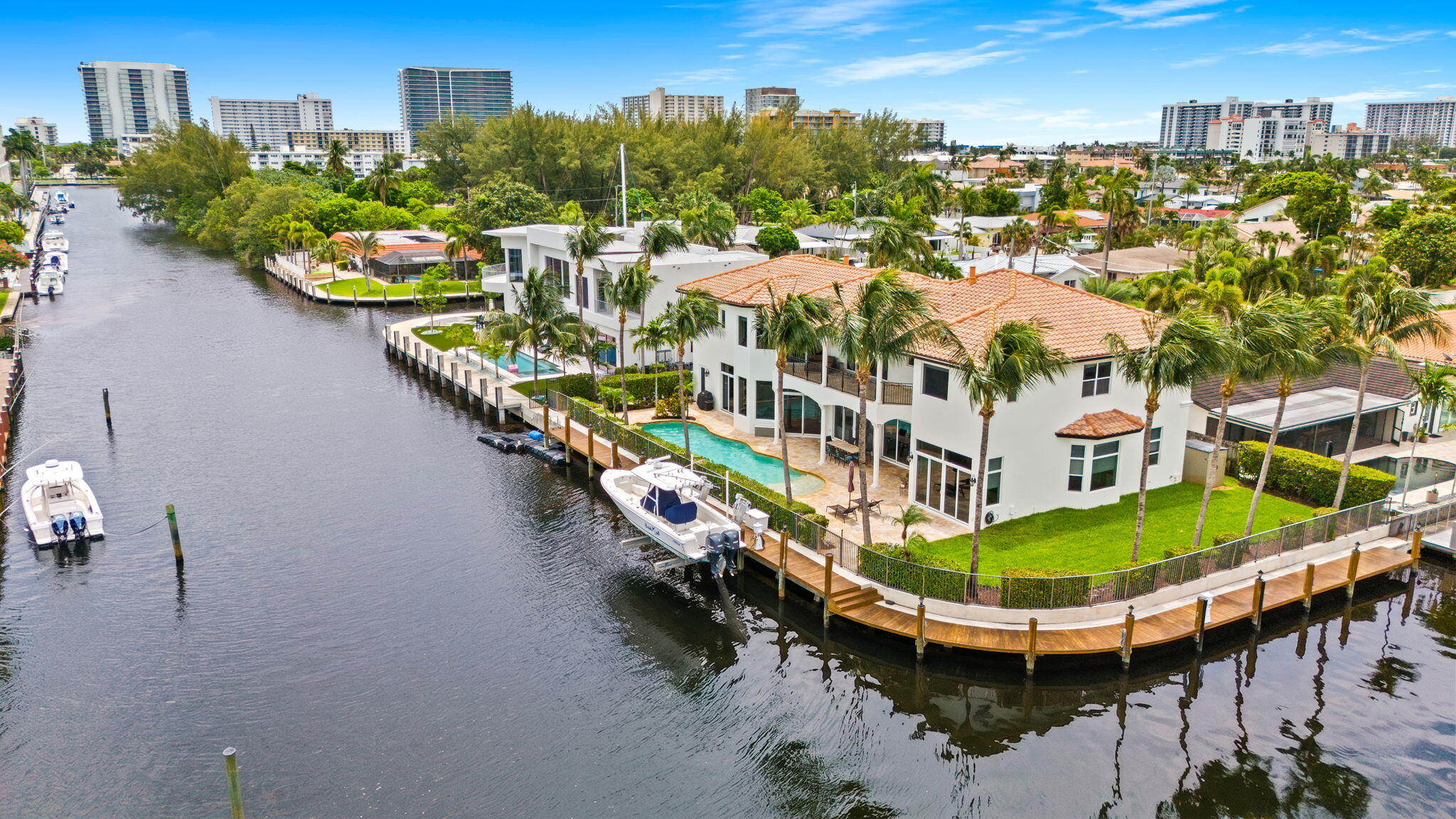 COUNTRY CLUB ISLES - Residential