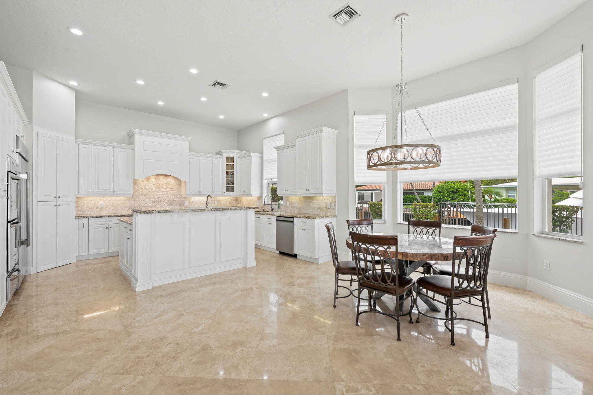 COUNTRY CLUB ISLES - Residential