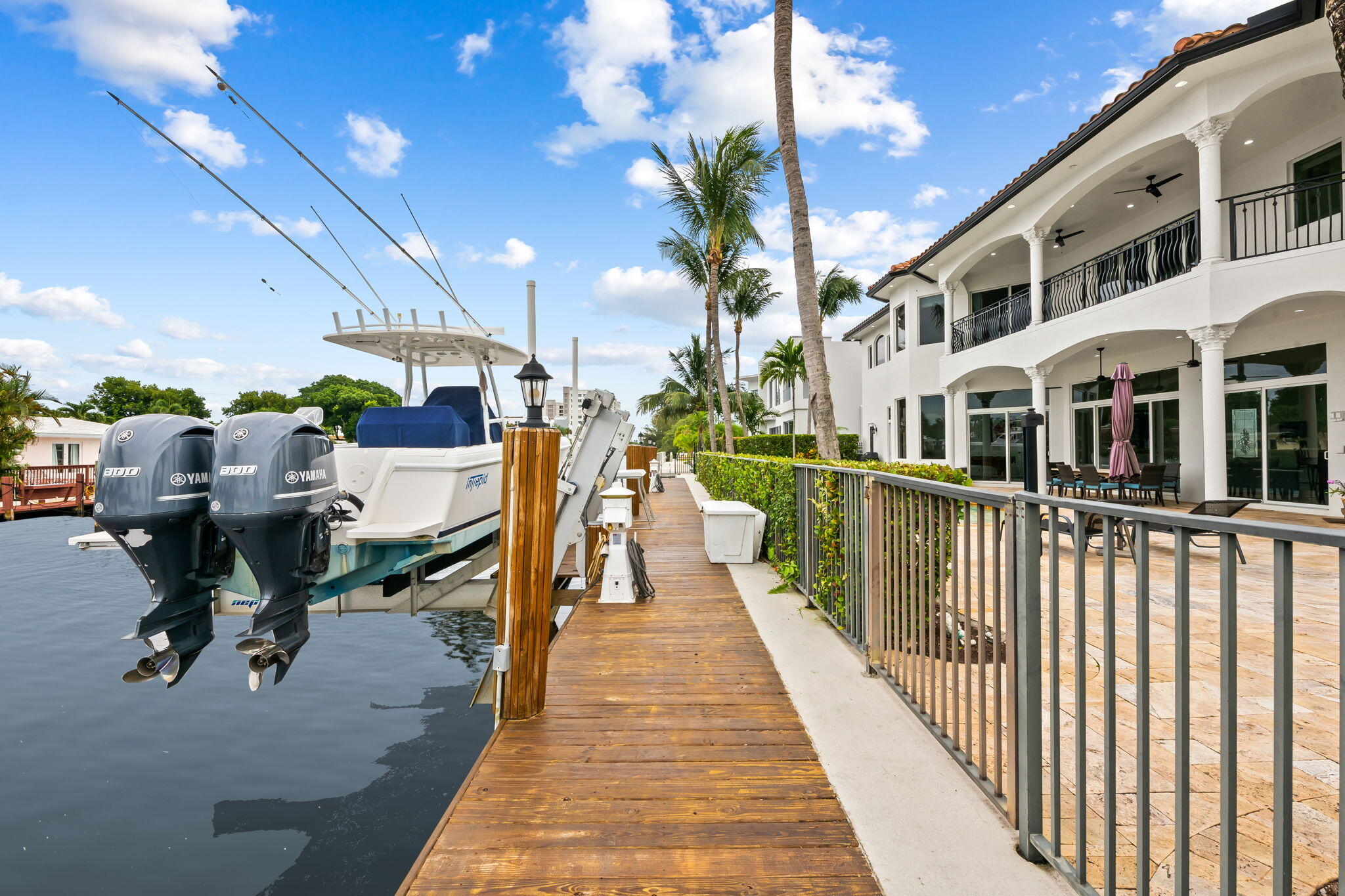 COUNTRY CLUB ISLES - Residential
