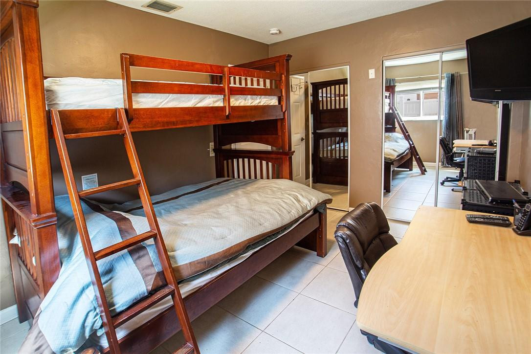 SNUG HARBOR SEC THREE - Residential Lease