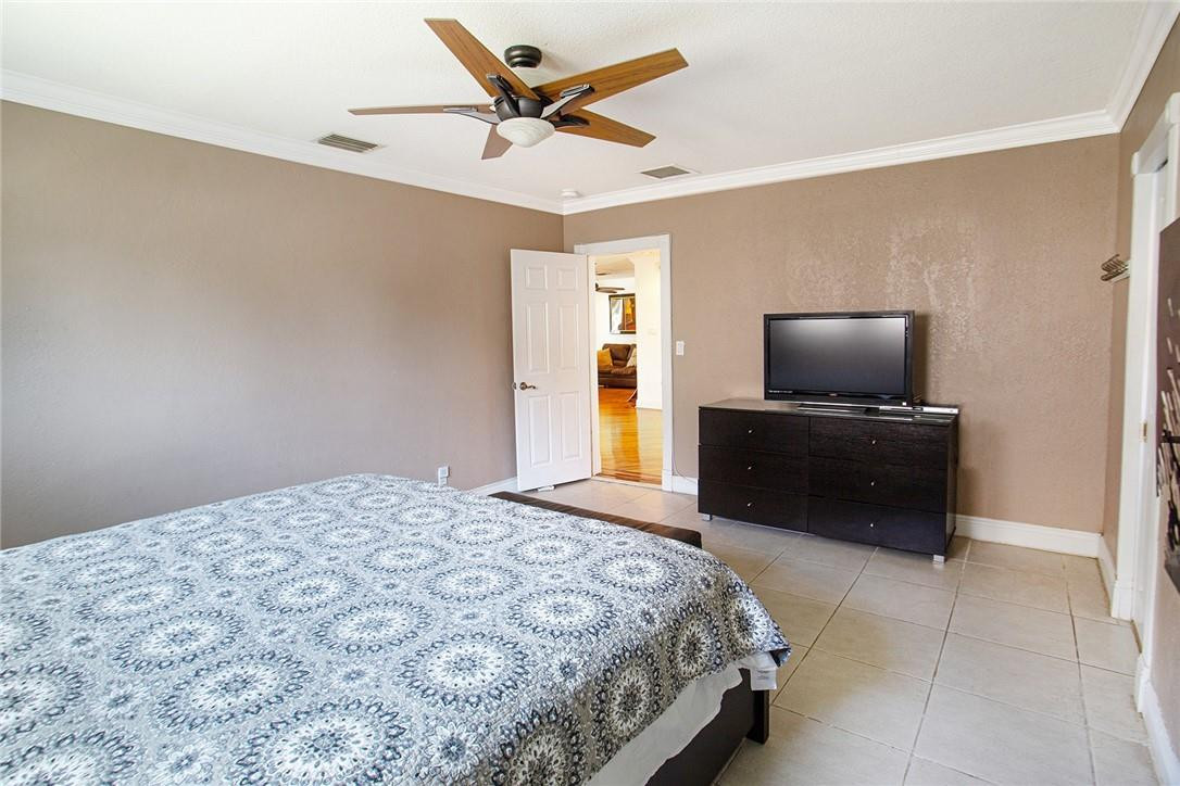 SNUG HARBOR SEC THREE - Residential Lease