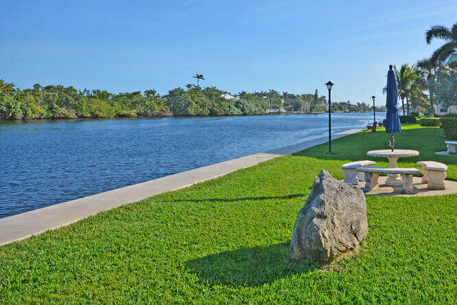 COLONIAL CLUB CONDO SEC 2 - Residential