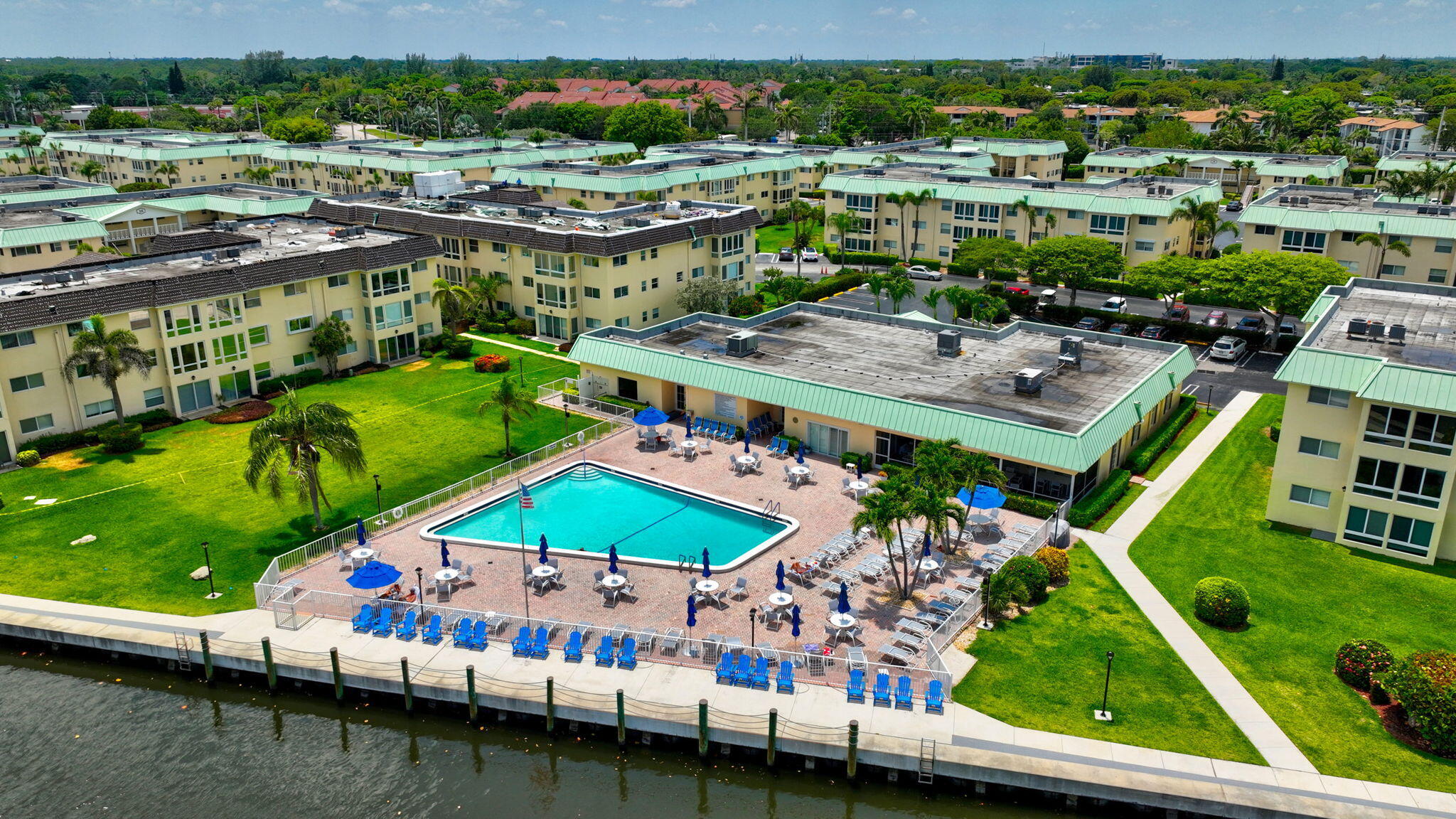 COLONIAL CLUB CONDO SEC 2 - Residential