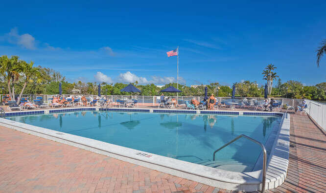 COLONIAL CLUB CONDO SEC 2 - Residential