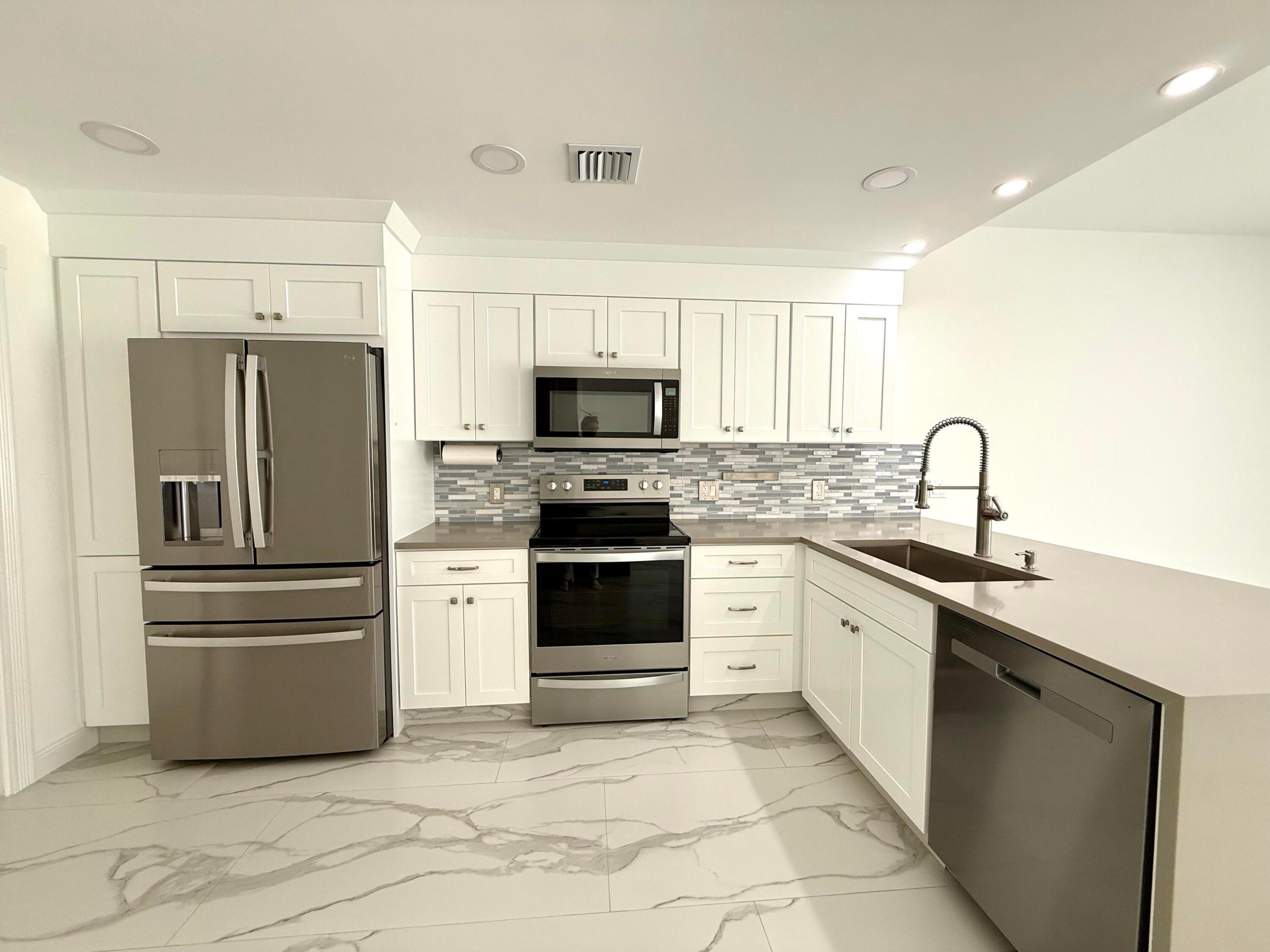 CAMBRIDGE AT ABACOA - Residential