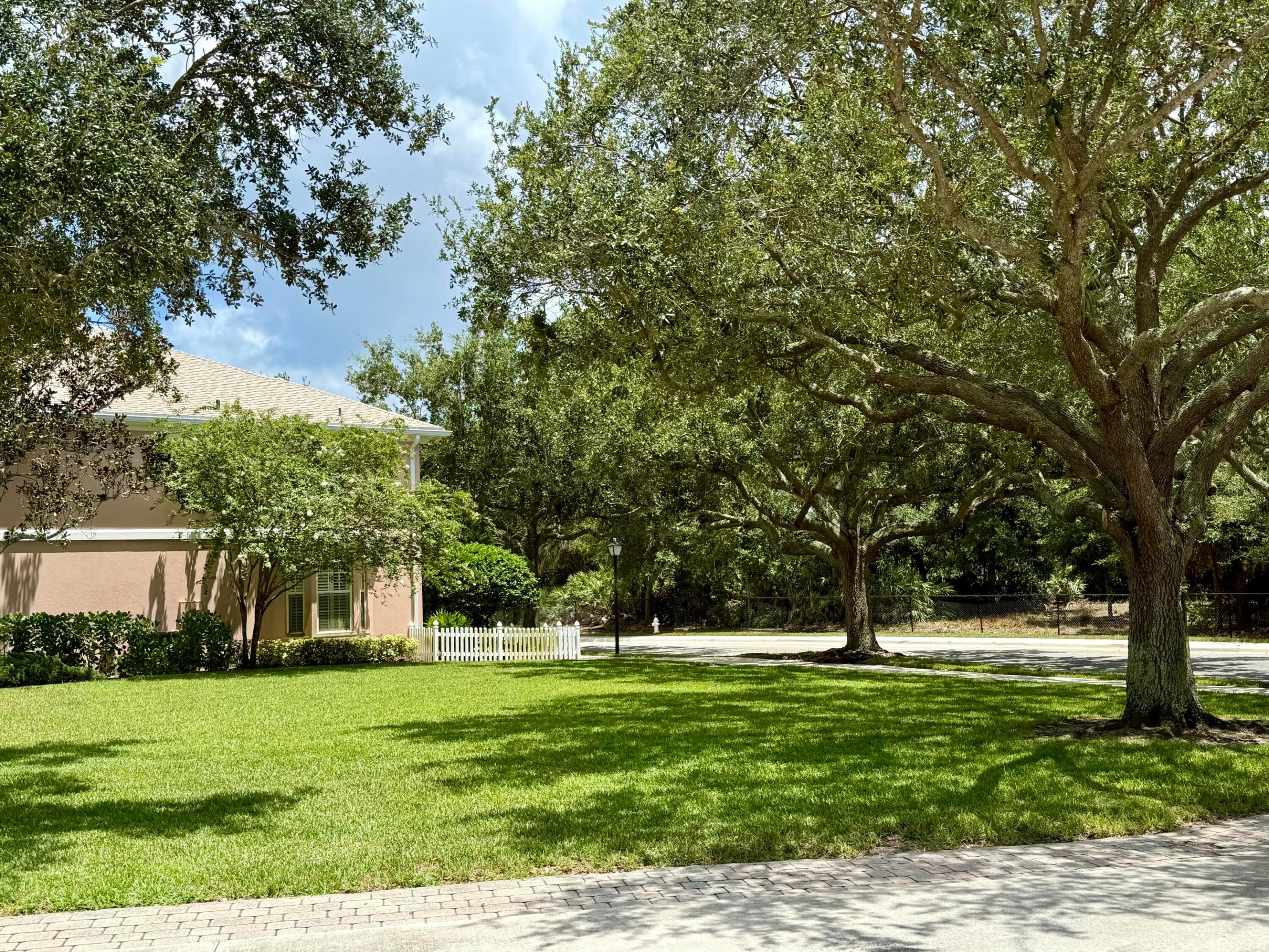 CAMBRIDGE AT ABACOA - Residential