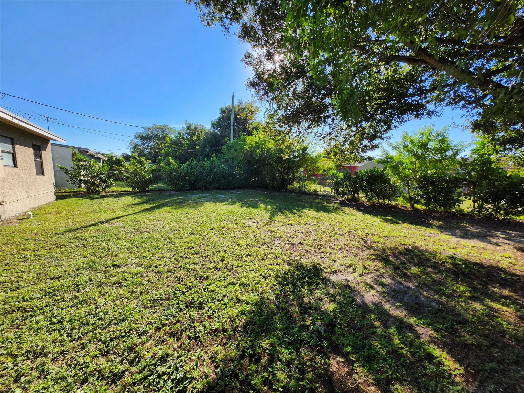 LAUDERDALE MANORS ADD-REV PLAT - Residential
