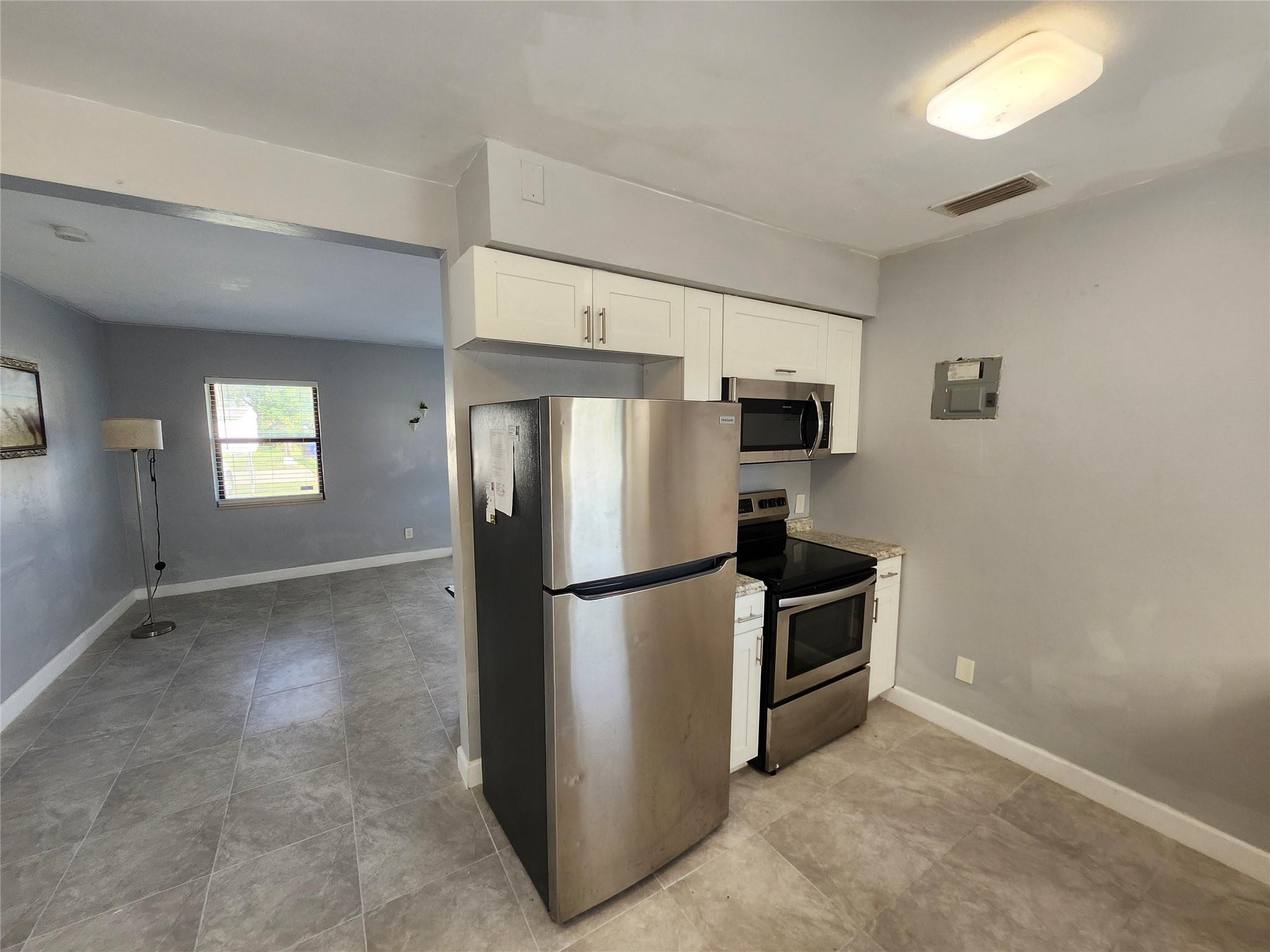 LAUDERDALE MANORS ADD-REV PLAT - Residential