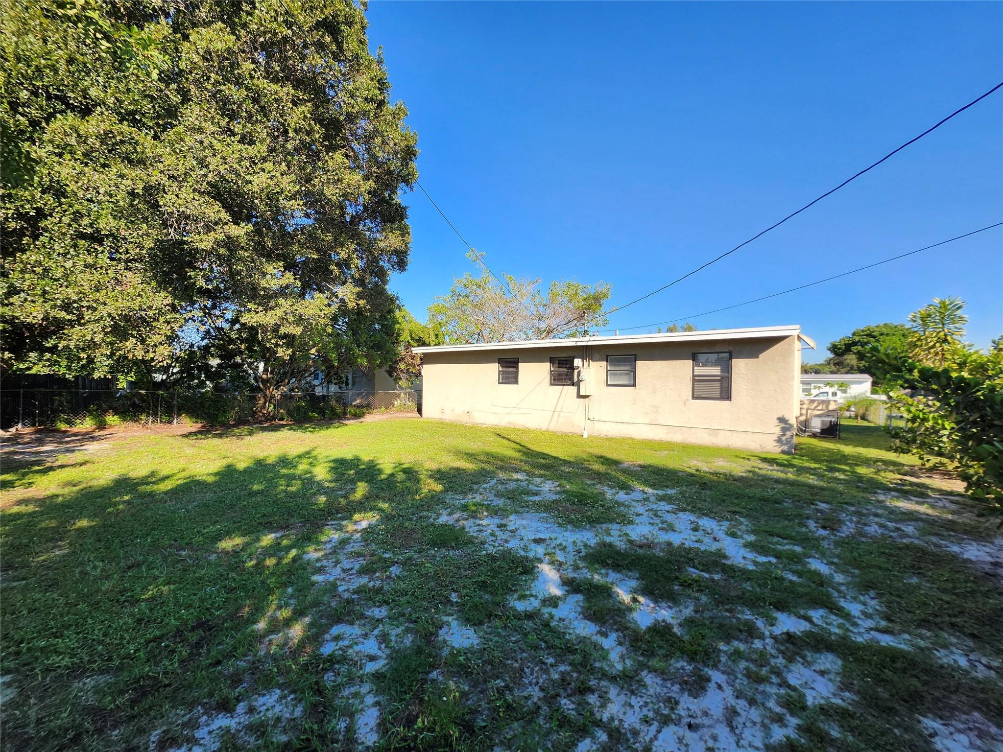 LAUDERDALE MANORS ADD-REV PLAT - Residential
