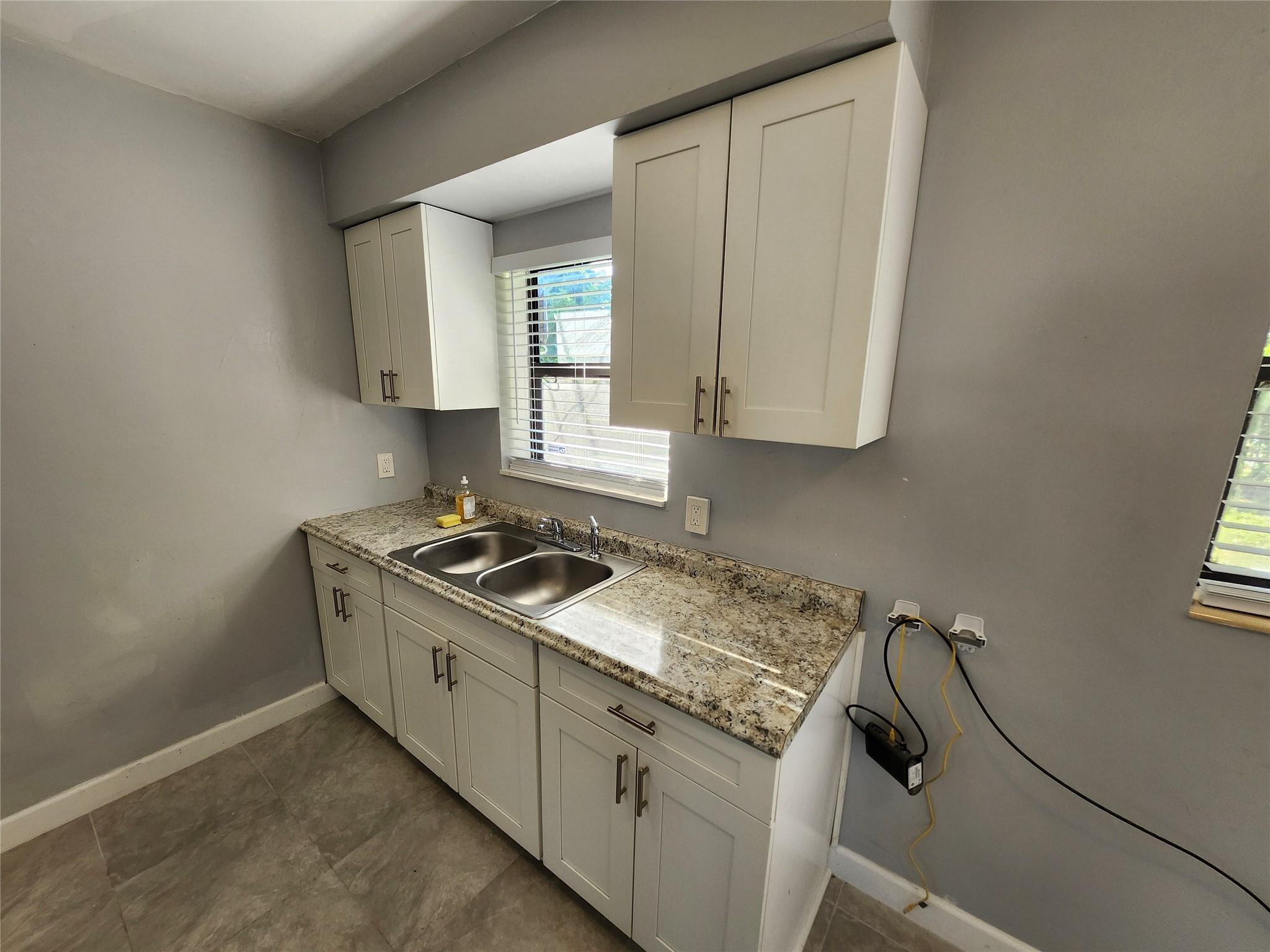 LAUDERDALE MANORS ADD-REV PLAT - Residential