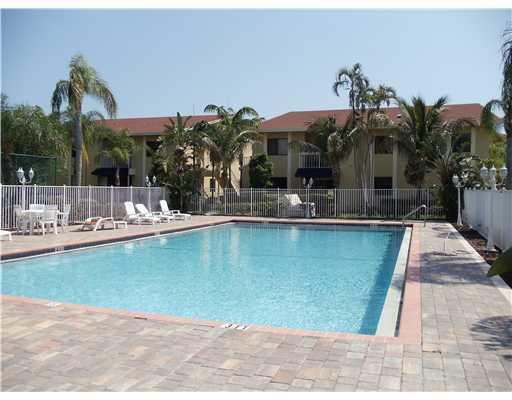 LAURELS AT SHERWOOD CONDO - Residential Lease