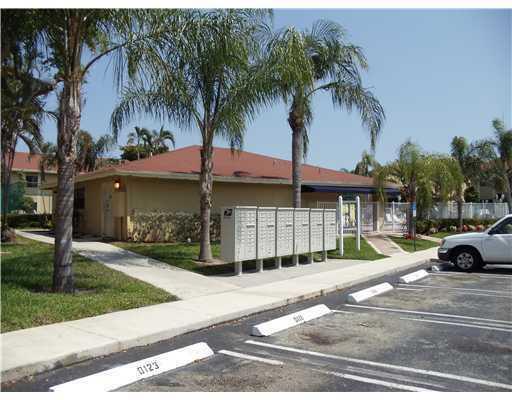 LAURELS AT SHERWOOD CONDO - Residential Lease