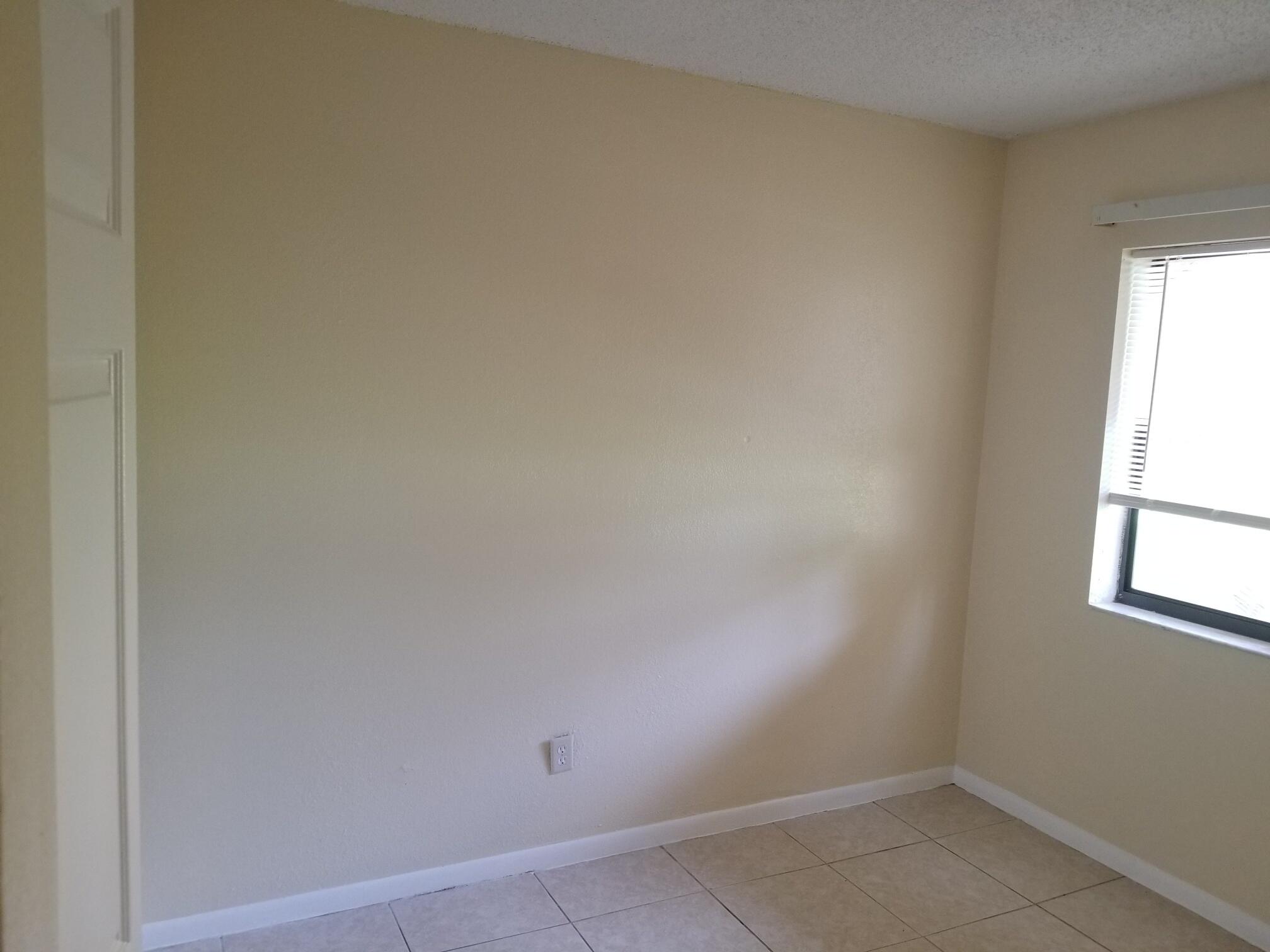 LAURELS AT SHERWOOD CONDO - Residential Lease
