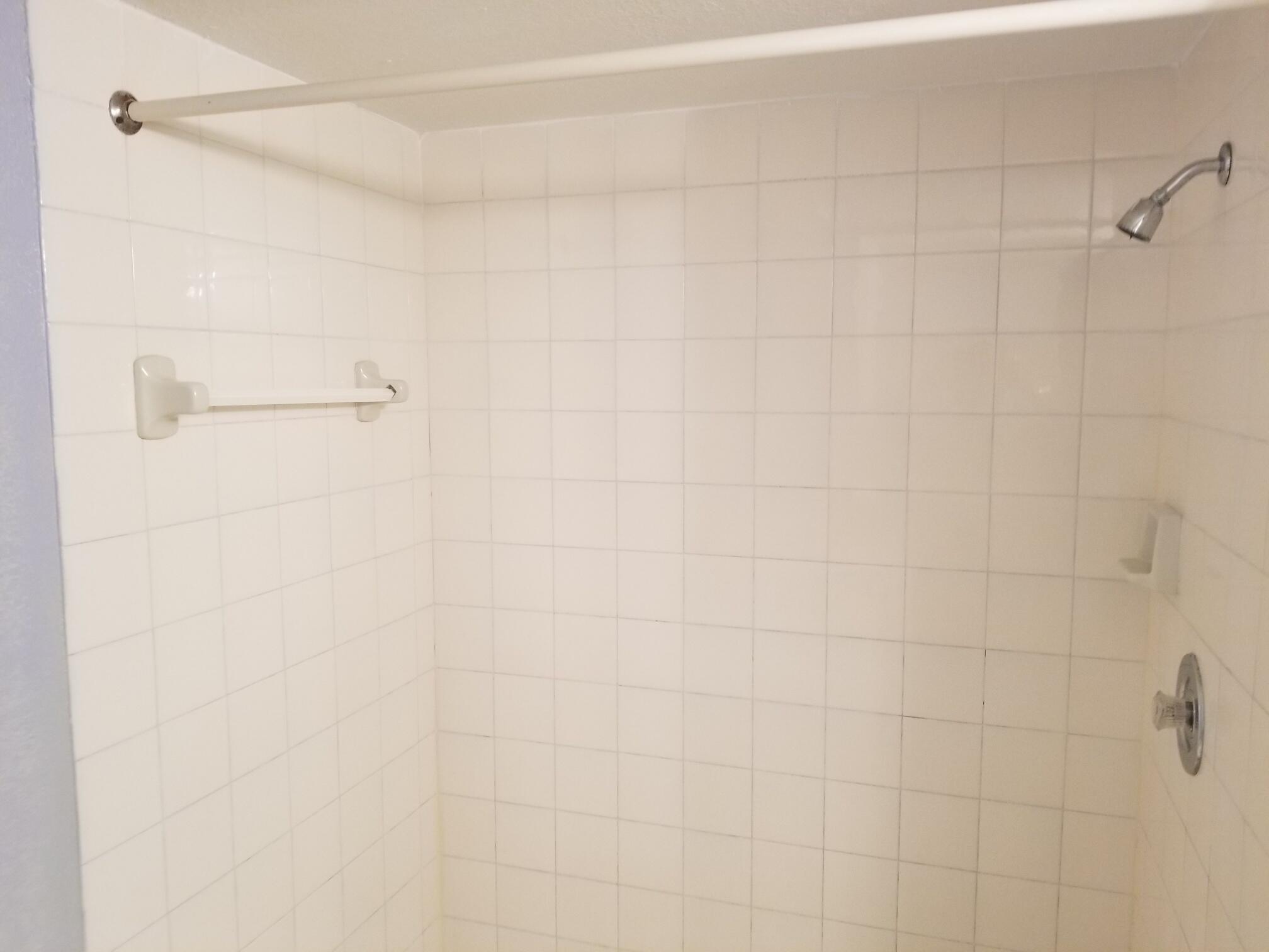 LAURELS AT SHERWOOD CONDO - Residential Lease